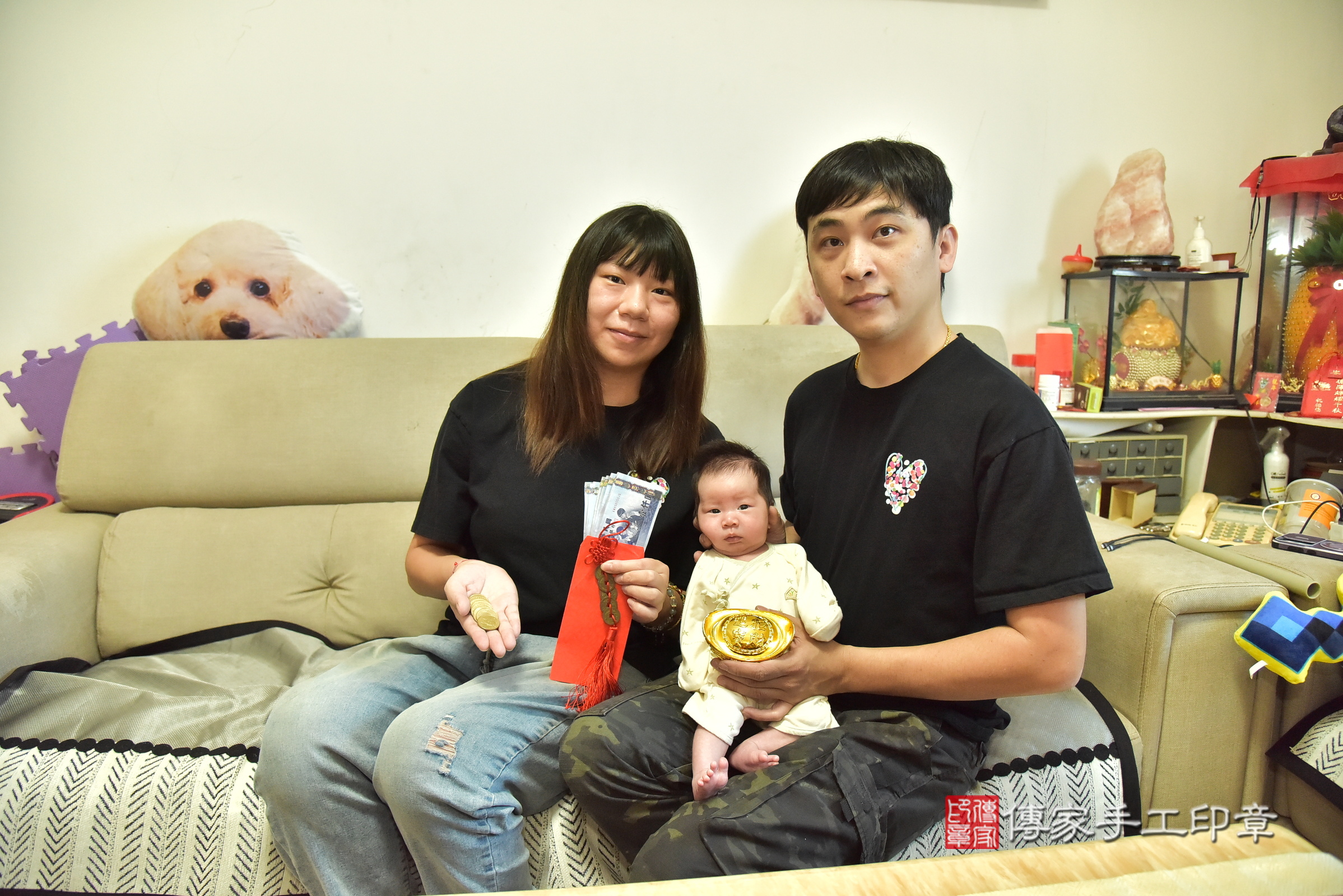 妃妃寶寶(新北市五股區到府嬰兒妃妃寶寶滿月剃頭理髮、到府嬰兒剃胎毛儀式吉祥話)。到府剃頭剃胎毛主持、專業拍照、證書。★購買「臍帶章、肚臍章、胎毛筆刷印章」贈送：剃頭、收涎、抓周，三選一。2025.8.14，照片3