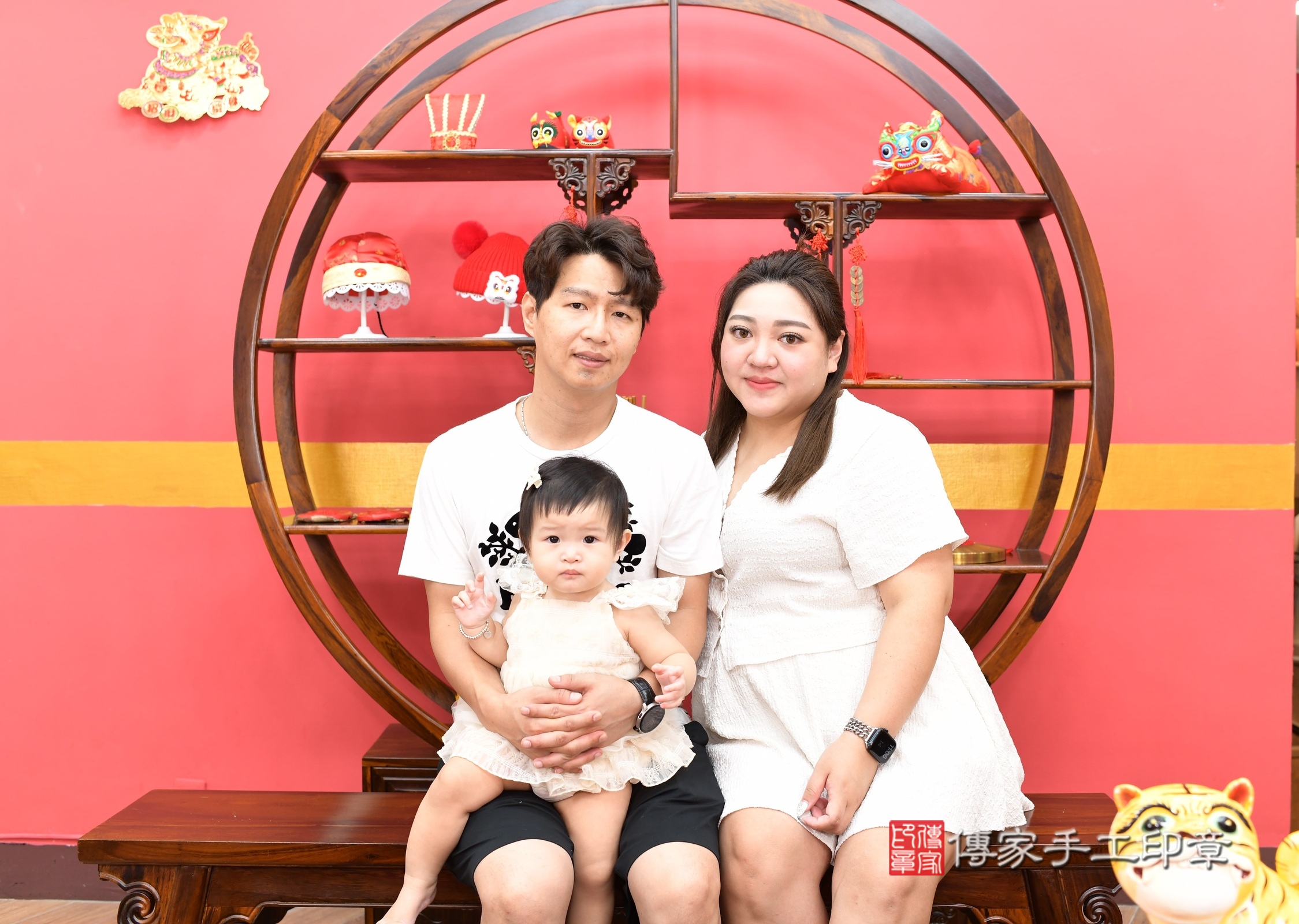 新北市永和區柚柚寶寶抓周推薦：傳家新北店抓周度脺中國風會場，嬰兒古禮抓周流程儀式吉祥話、抓周道具物品24種、拍照。抓周證書。2025.8.14，照片7