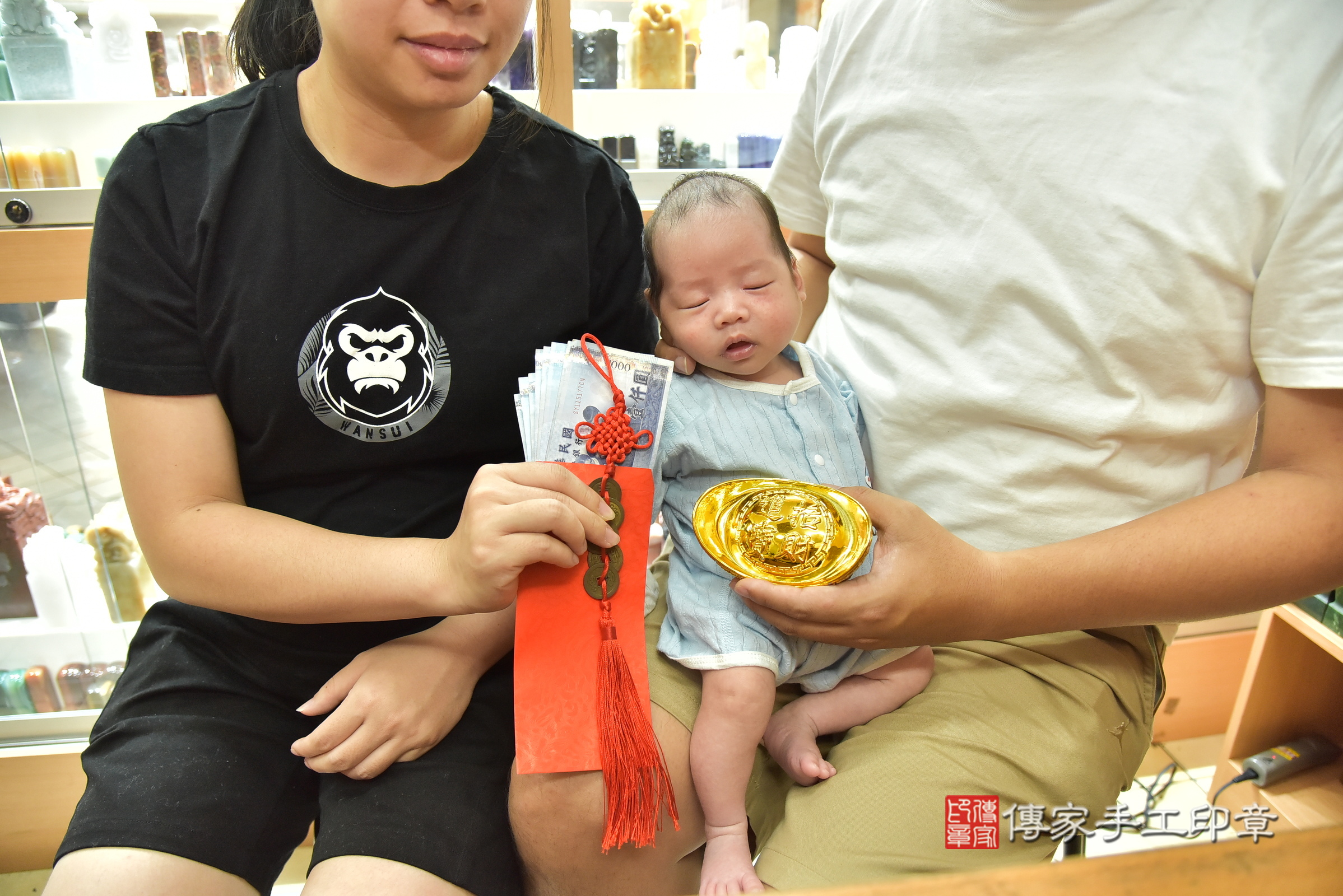 小升寶寶(新北市永和區嬰兒寶寶滿月剃頭理髮、嬰兒剃胎毛儀式吉祥話)。中國風會場，爸媽寶貝穿「日中韓」古裝禮服。專業拍照、證書。★購買「臍帶章、肚臍章、胎毛筆刷印章」贈送：剃頭、收涎、抓周，三選一。2025.8.19，照片11