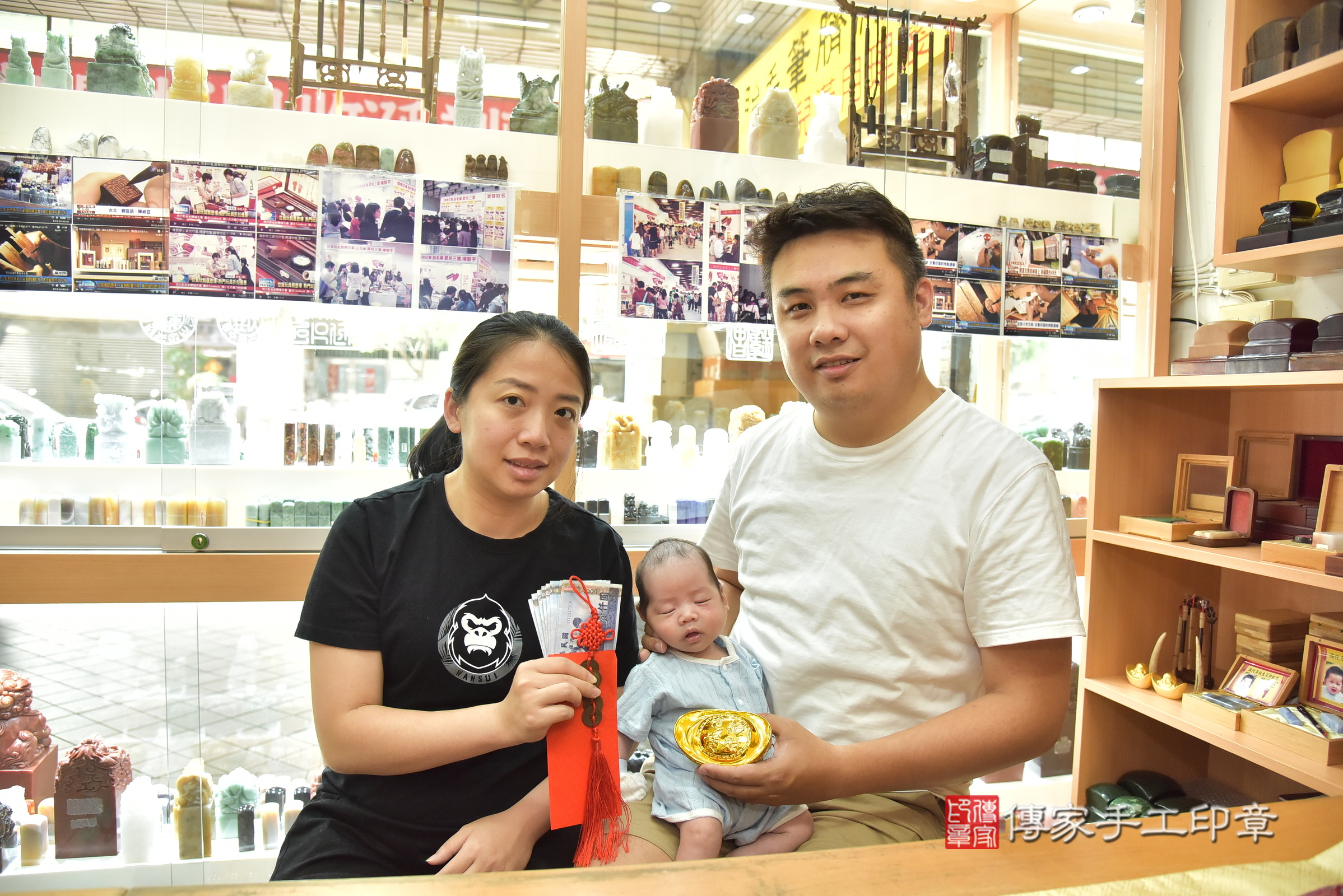 小升寶寶(新北市永和區嬰兒寶寶滿月剃頭理髮、嬰兒剃胎毛儀式吉祥話)。中國風會場，爸媽寶貝穿「日中韓」古裝禮服。專業拍照、證書。★購買「臍帶章、肚臍章、胎毛筆刷印章」贈送：剃頭、收涎、抓周，三選一。2025.8.19，照片10
