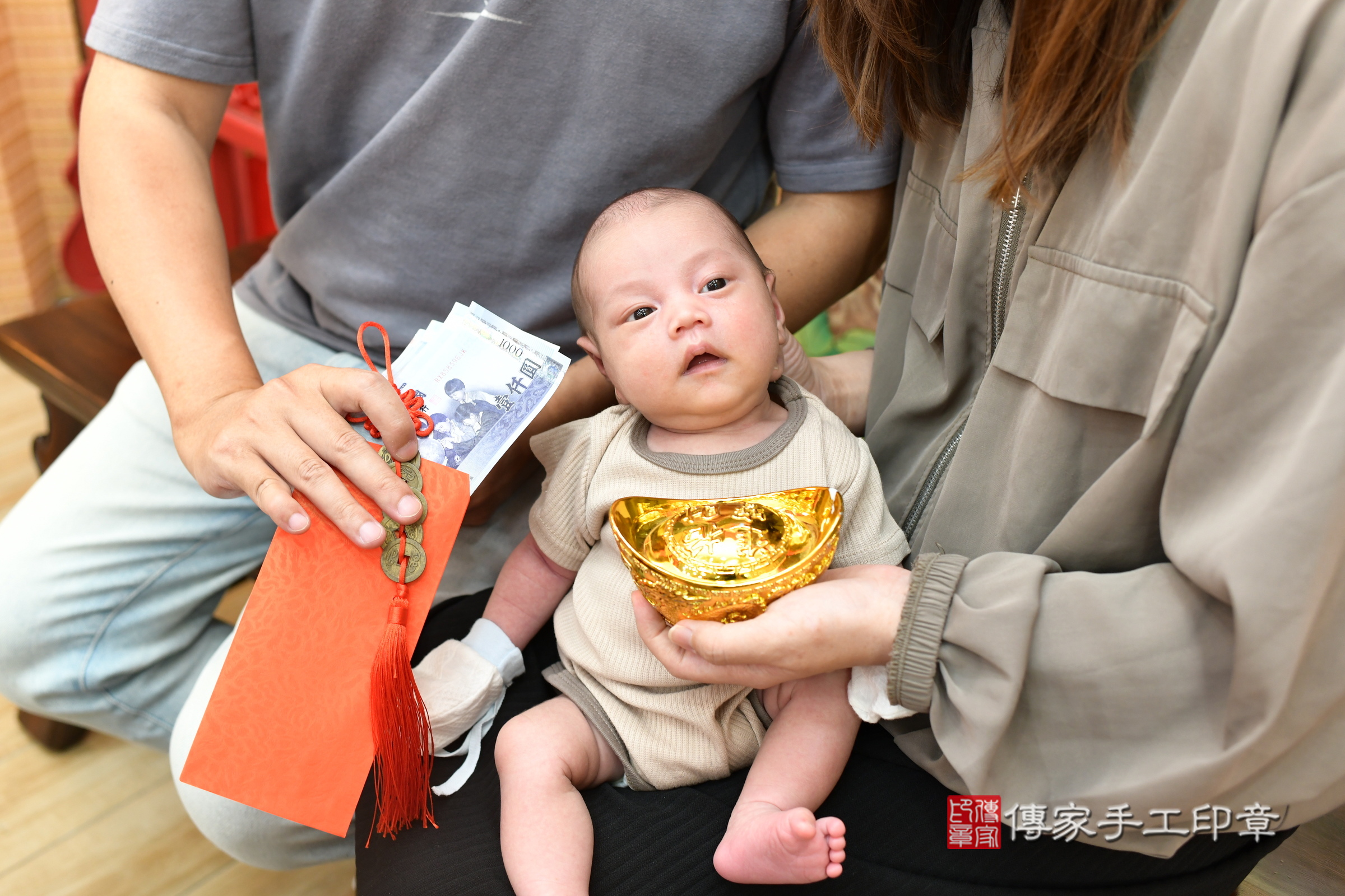 霖霖寶寶(台北市大同區嬰兒寶寶滿月剃頭理髮、嬰兒剃胎毛儀式吉祥話)。中國風會場，爸媽寶貝穿「日中韓」古裝禮服。專業拍照、證書。★購買「臍帶章、肚臍章、胎毛筆刷印章」贈送：剃頭、收涎、抓周，三選一。2025.8.18，照片16