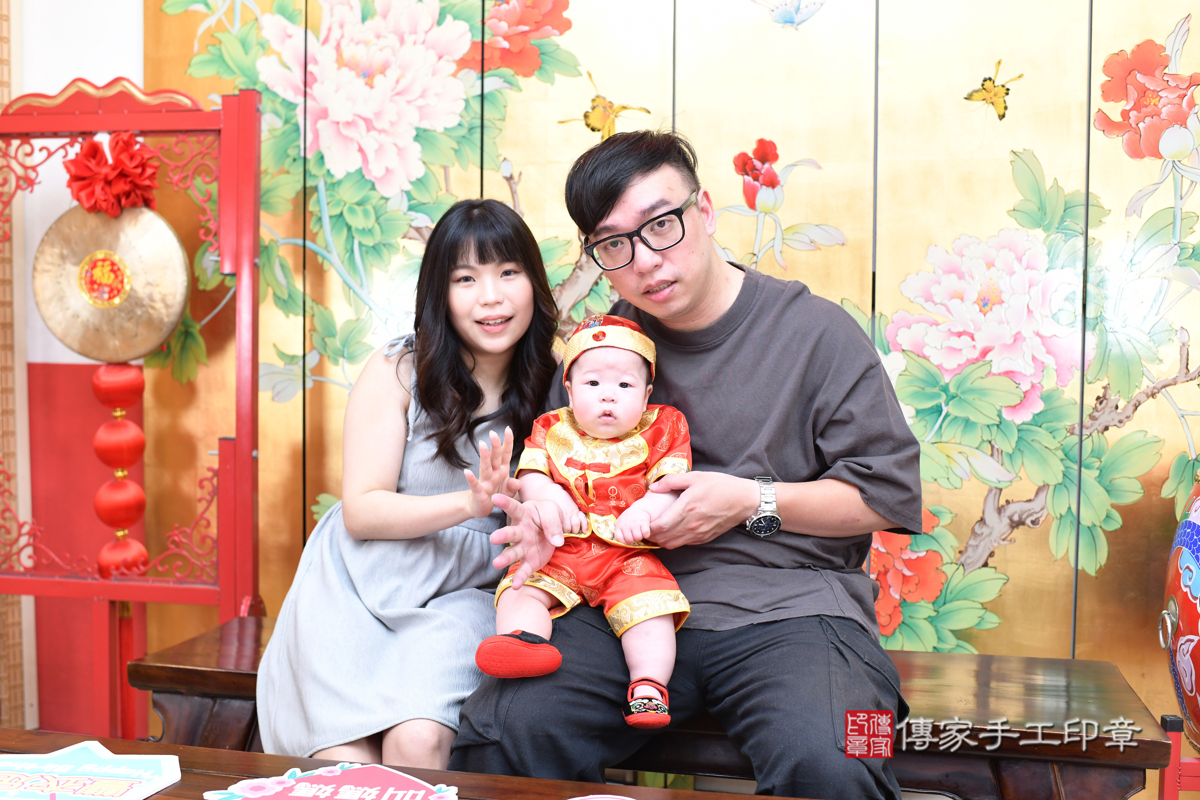台北市大同區宸宸寶寶收涎推薦：傳家台北店收涎中國風會場，嬰兒古禮收涎收口水流程儀式、收涎吉祥話、收涎餅乾、收涎拍照。收涎證書。2025.8.16，照片2