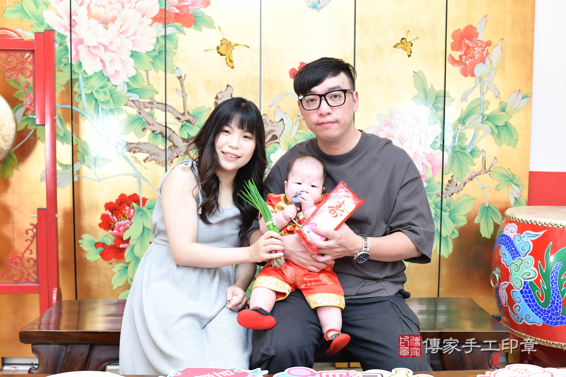 台北市大同區宸宸寶寶收涎推薦：傳家台北店收涎中國風會場，嬰兒古禮收涎收口水流程儀式、收涎吉祥話、收涎餅乾、收涎拍照。收涎證書。2025.8.16，照片12