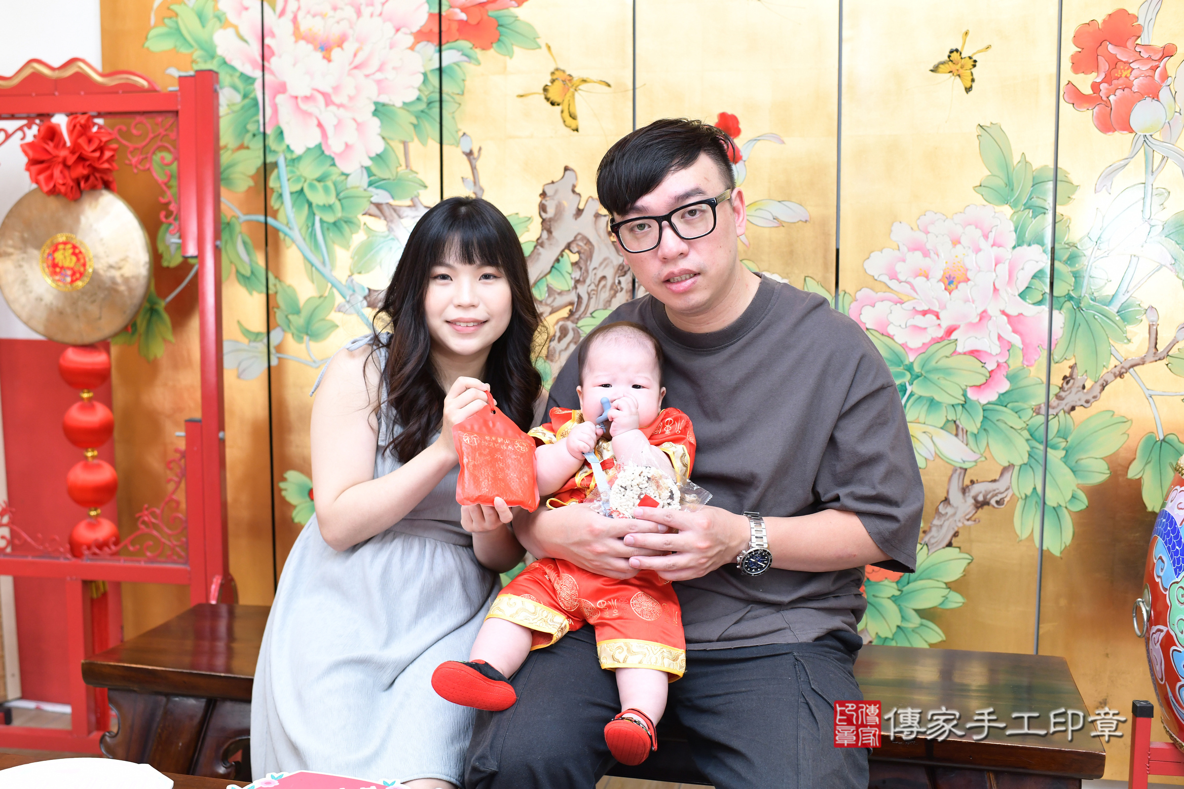 台北市大同區宸宸寶寶收涎推薦：傳家台北店收涎中國風會場，嬰兒古禮收涎收口水流程儀式、收涎吉祥話、收涎餅乾、收涎拍照。收涎證書。2025.8.16，照片11