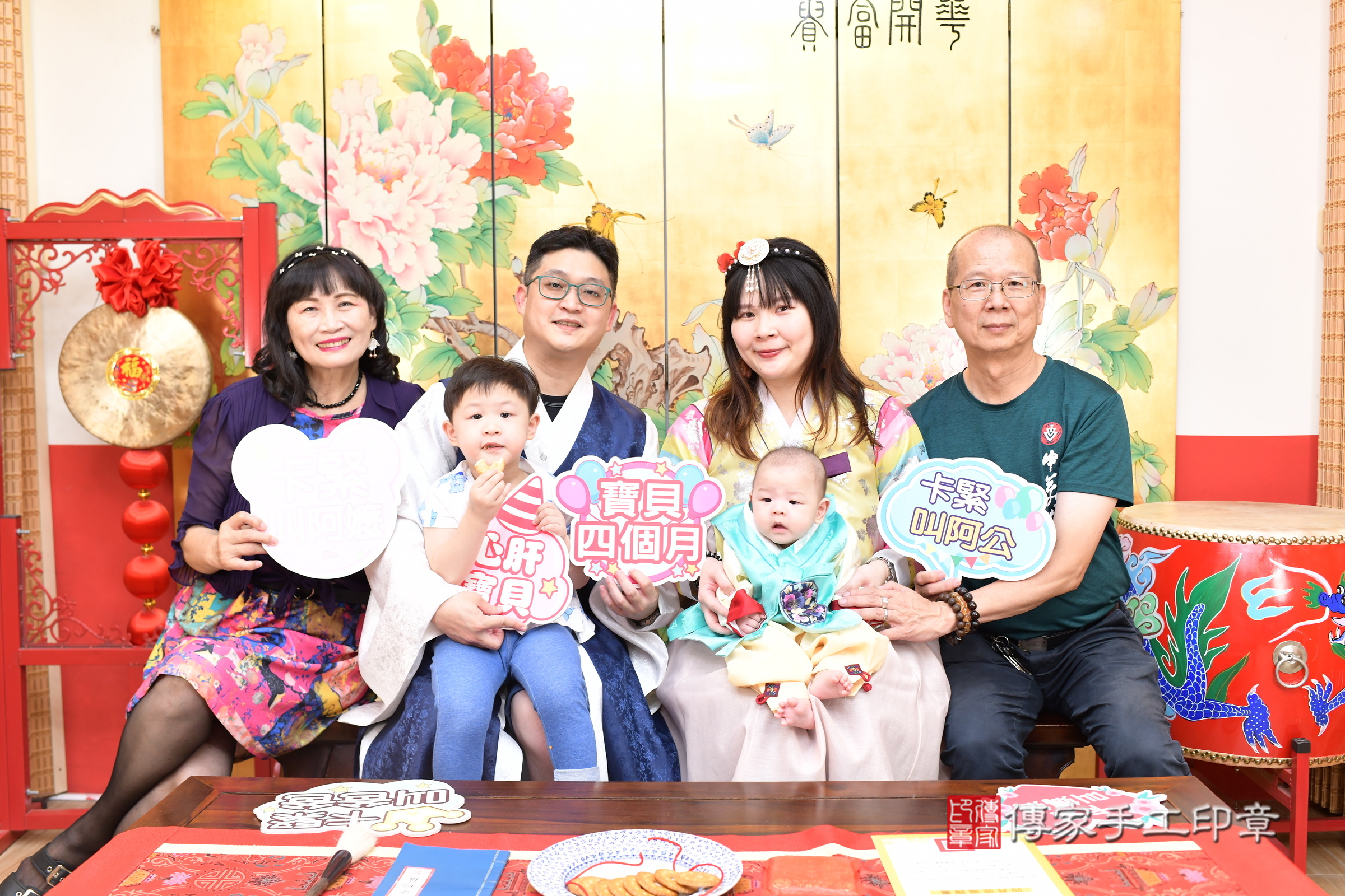 台北市大同區彤彤寶寶收涎推薦：傳家台北店收涎中國風會場，嬰兒古禮收涎收口水流程儀式、收涎吉祥話、收涎餅乾、收涎拍照。收涎證書。2025.8.17，照片11