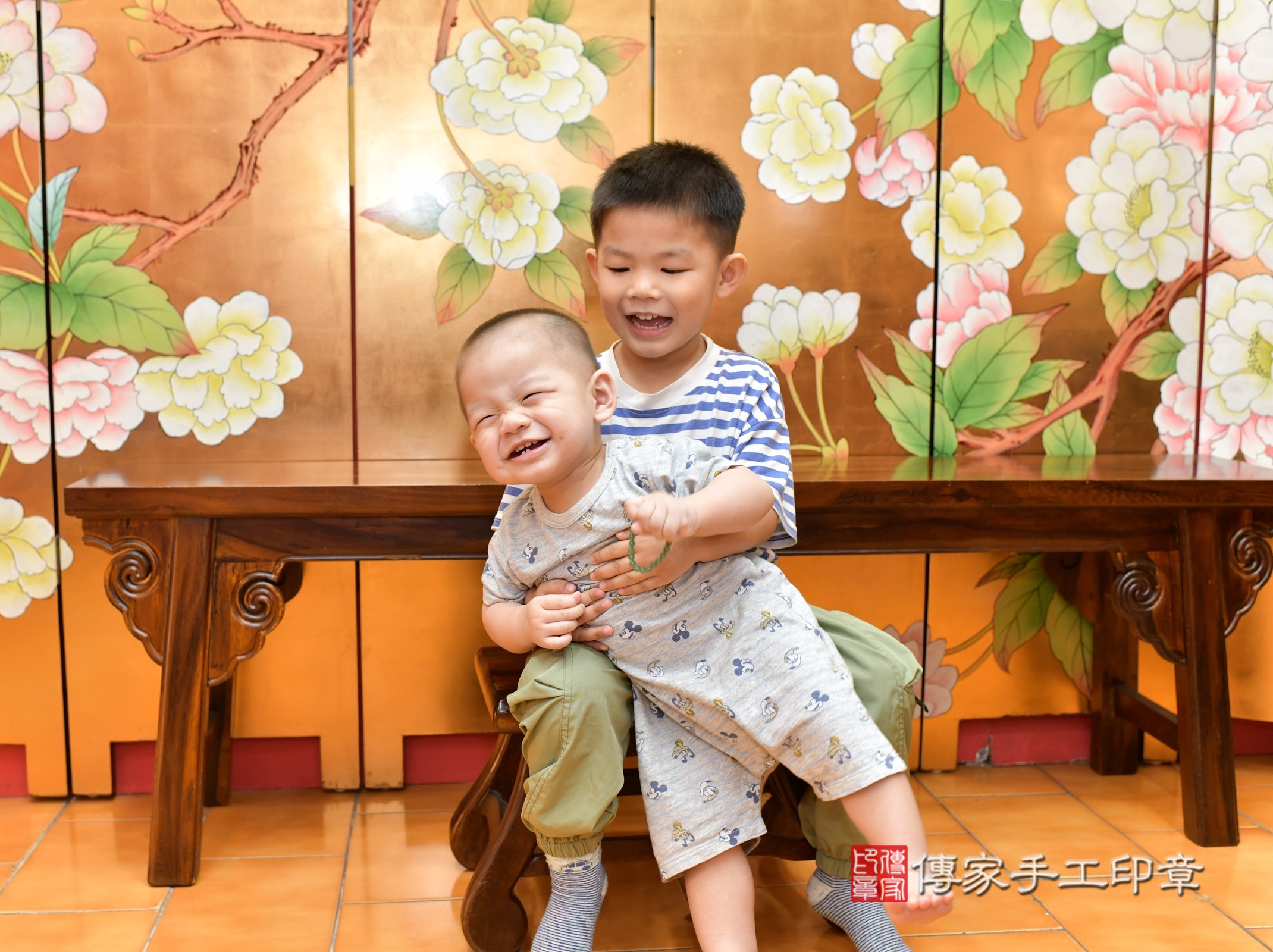 桃園市八德區小志寶寶抓周推薦：傳家桃園店抓周度脺中國風會場，嬰兒古禮抓周流程儀式吉祥話、抓周道具物品24種、拍照。抓周證書。2025.8.31，照片5