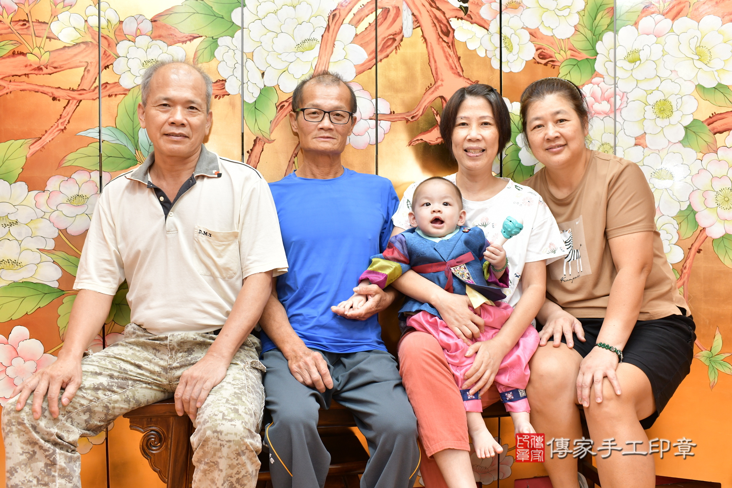 桃園市八德區小志寶寶抓周推薦：傳家桃園店抓周度脺中國風會場，嬰兒古禮抓周流程儀式吉祥話、抓周道具物品24種、拍照。抓周證書。2025.8.31，照片3