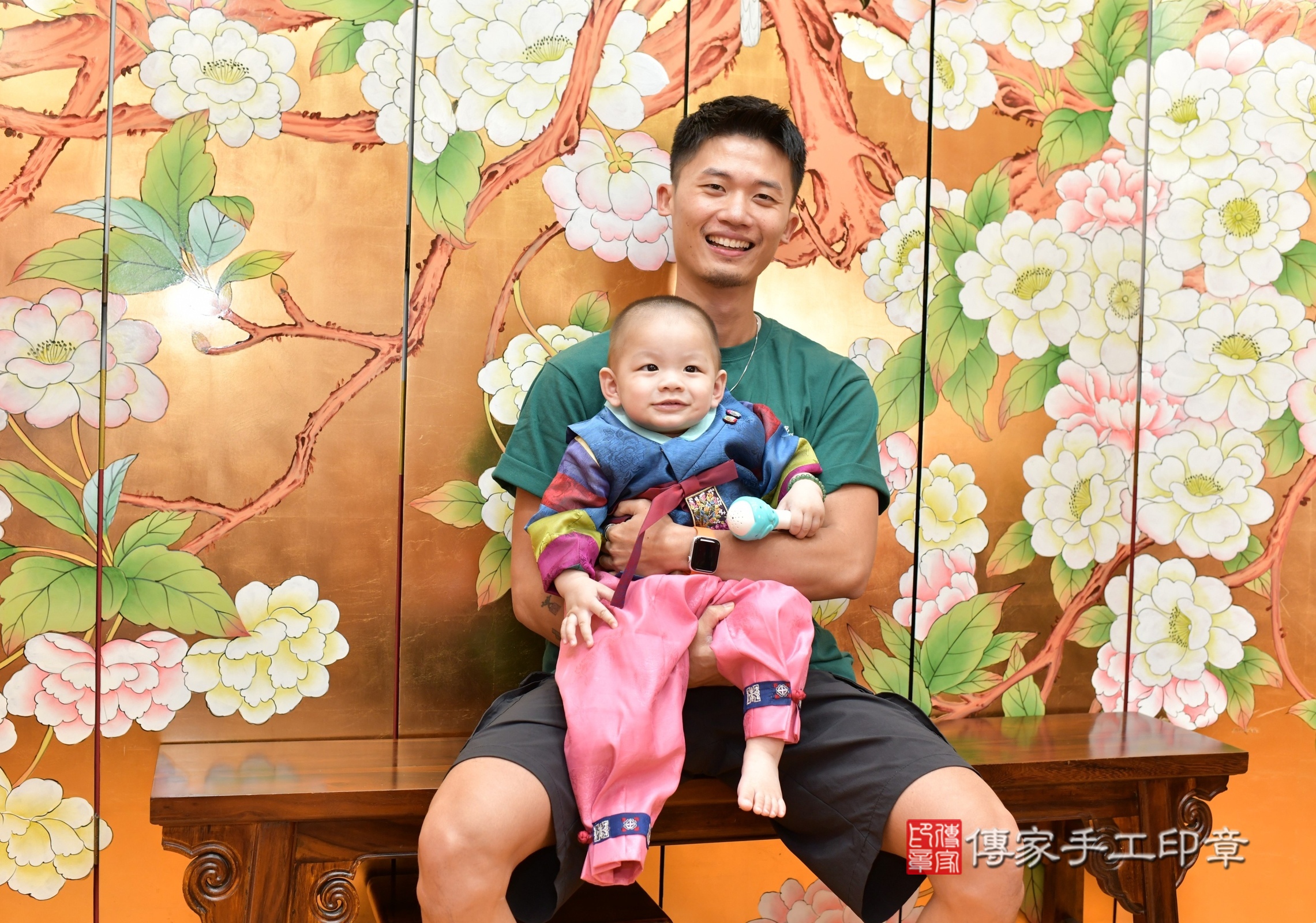 桃園市八德區小志寶寶抓周推薦：傳家桃園店抓周度脺中國風會場，嬰兒古禮抓周流程儀式吉祥話、抓周道具物品24種、拍照。抓周證書。2025.8.31，照片4