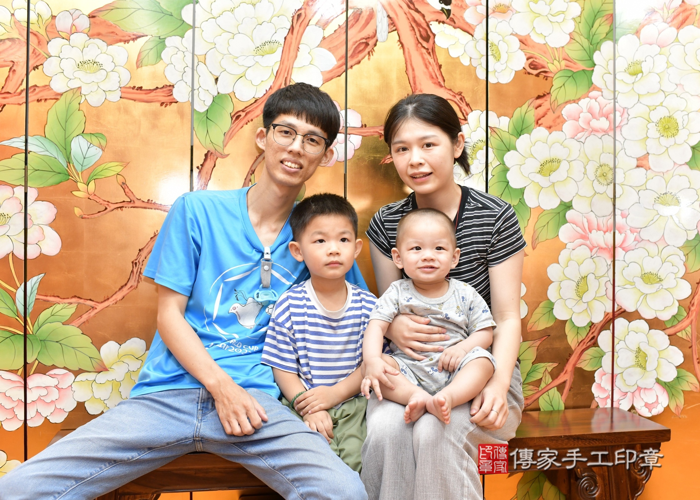 桃園市八德區小志寶寶抓周推薦：傳家桃園店抓周度脺中國風會場，嬰兒古禮抓周流程儀式吉祥話、抓周道具物品24種、拍照。抓周證書。2025.8.31，照片2