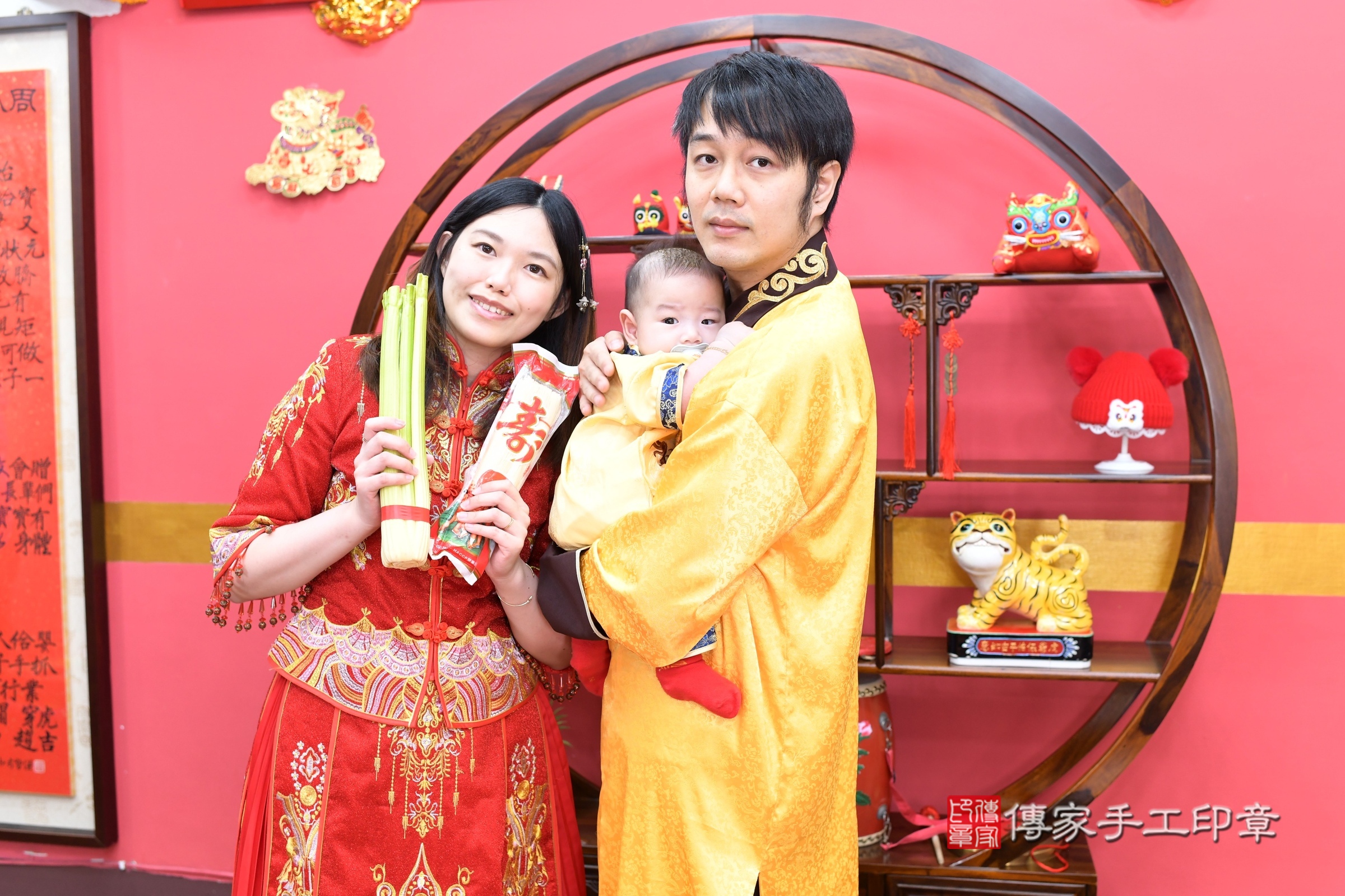 新北市永和區小勝寶寶收涎推薦：傳家新北店收涎中國風會場，嬰兒古禮收涎收口水流程儀式、收涎吉祥話、收涎餅乾、收涎拍照。收涎證書。2025.8.30，照片9