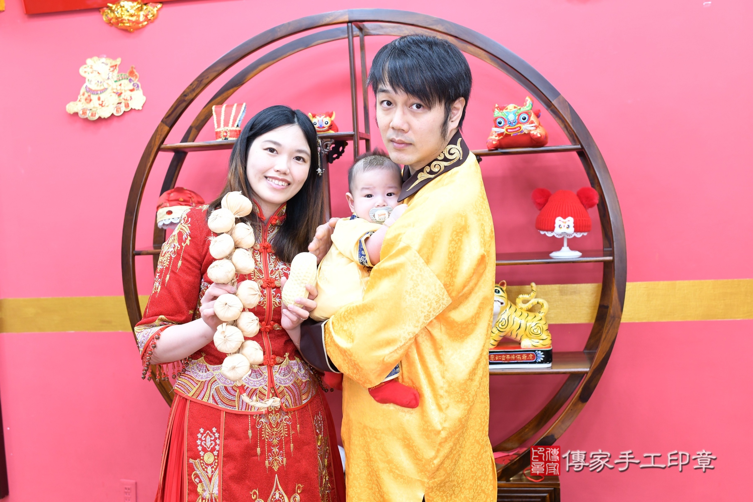 新北市永和區小勝寶寶收涎推薦：傳家新北店收涎中國風會場，嬰兒古禮收涎收口水流程儀式、收涎吉祥話、收涎餅乾、收涎拍照。收涎證書。2025.8.30，照片11