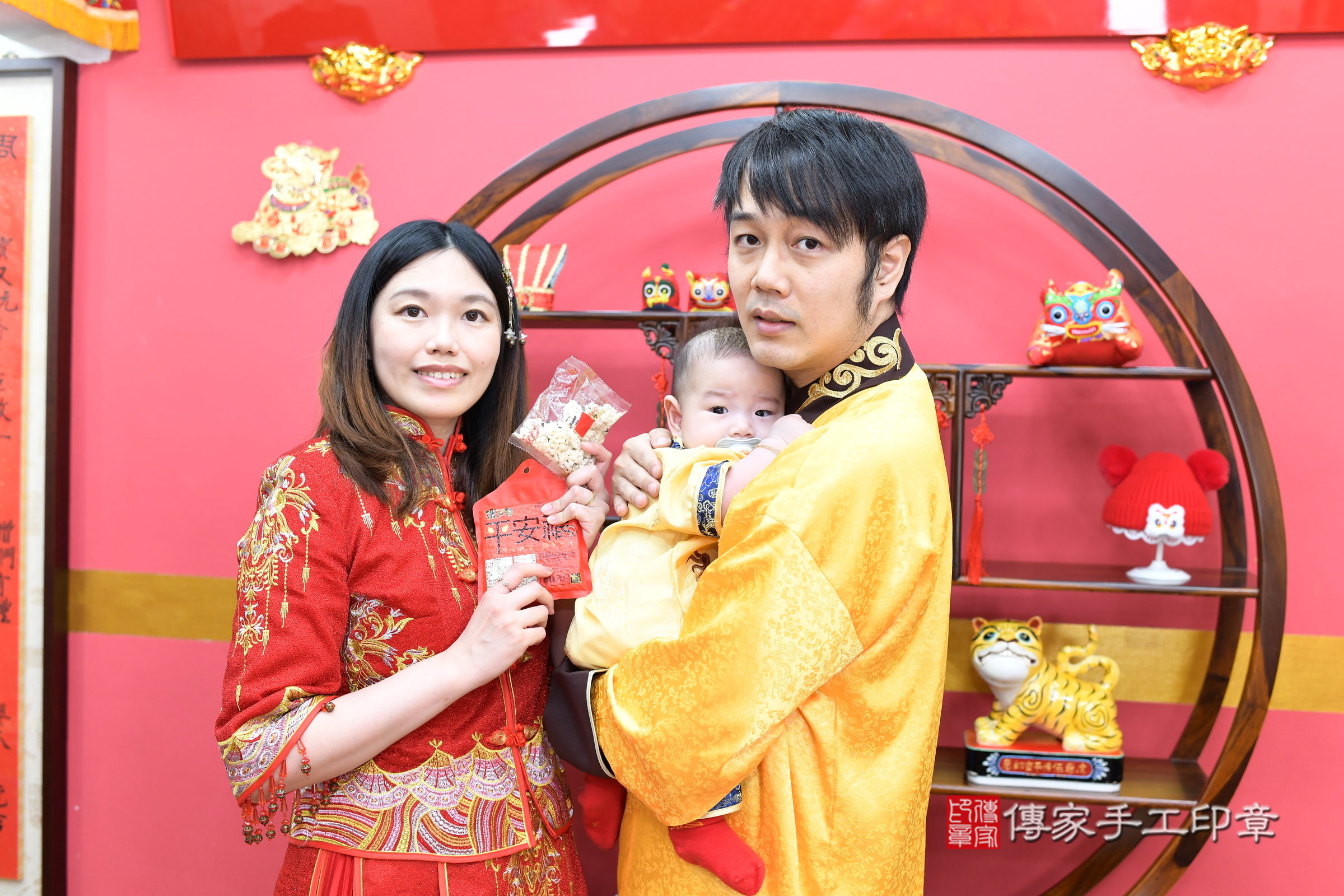 新北市永和區小勝寶寶收涎推薦：傳家新北店收涎中國風會場，嬰兒古禮收涎收口水流程儀式、收涎吉祥話、收涎餅乾、收涎拍照。收涎證書。2025.8.30，照片8