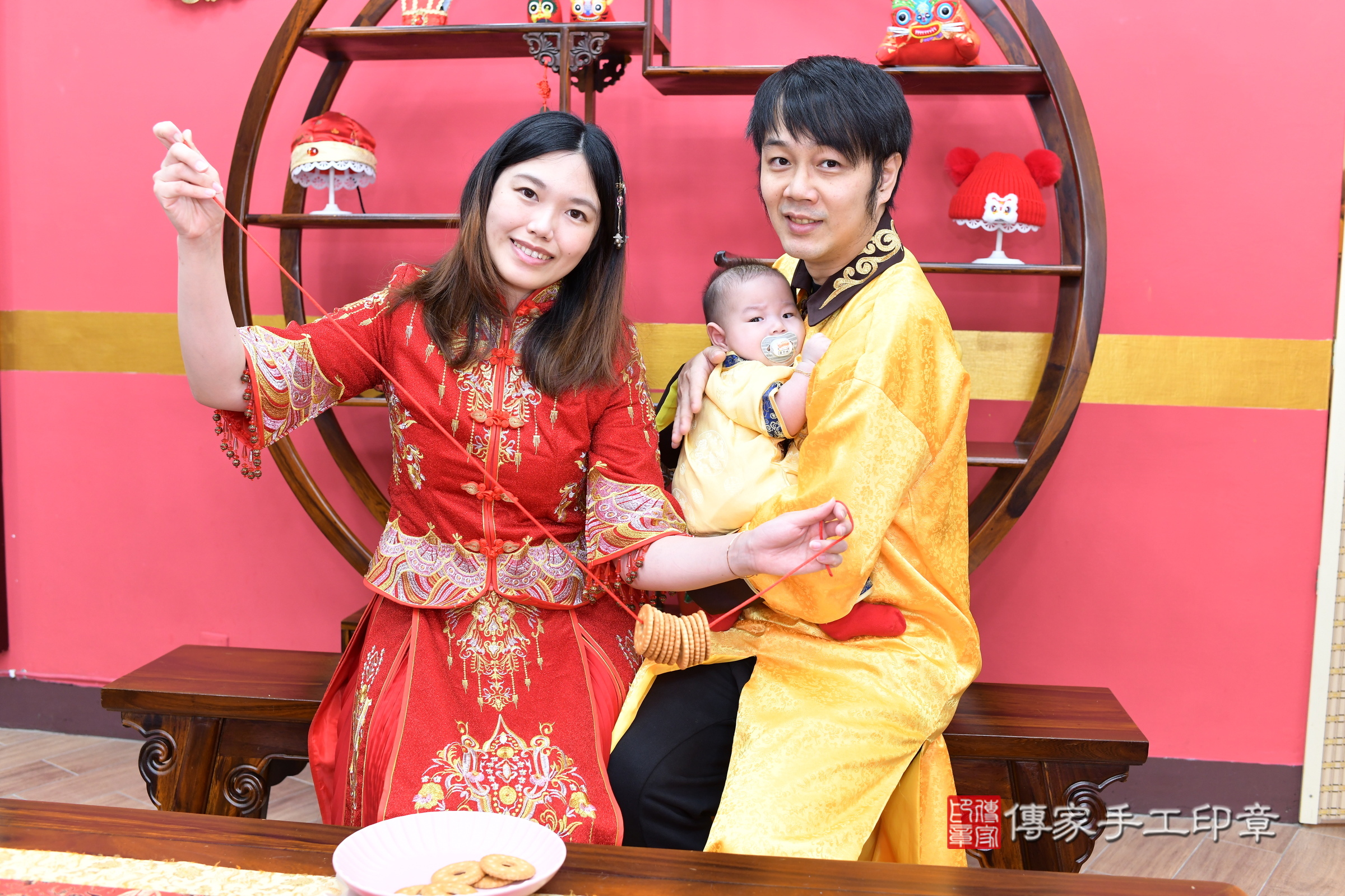 新北市永和區小勝寶寶收涎推薦：傳家新北店收涎中國風會場，嬰兒古禮收涎收口水流程儀式、收涎吉祥話、收涎餅乾、收涎拍照。收涎證書。2025.8.30，照片7