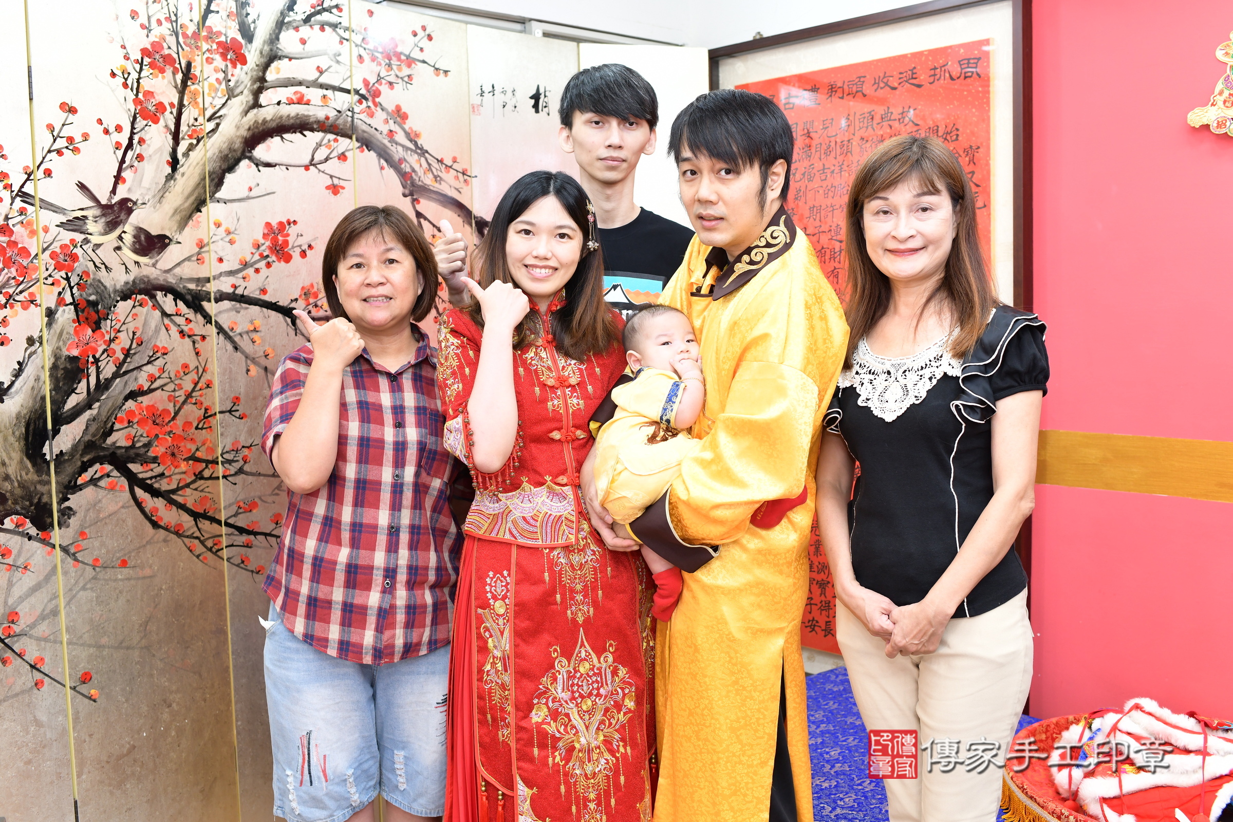 新北市永和區小勝寶寶收涎推薦：傳家新北店收涎中國風會場，嬰兒古禮收涎收口水流程儀式、收涎吉祥話、收涎餅乾、收涎拍照。收涎證書。2025.8.30，照片14