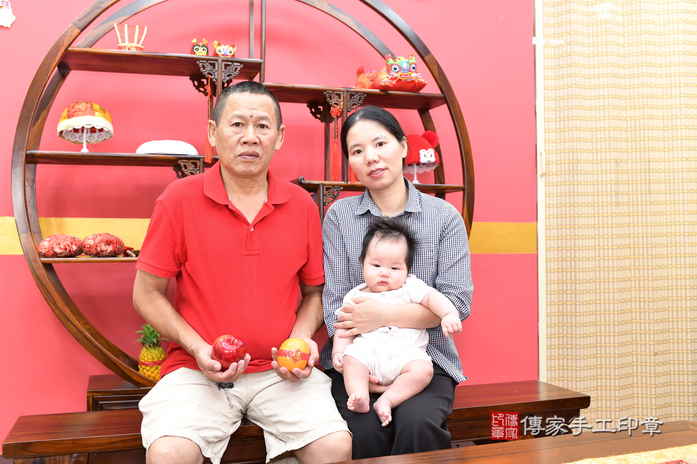 小醇寶寶(新北市永和區嬰兒寶寶滿月剃頭理髮、嬰兒剃胎毛儀式吉祥話)。中國風會場，爸媽寶貝穿「日中韓」古裝禮服。專業拍照、證書。★購買「臍帶章、肚臍章、胎毛筆刷印章」贈送：剃頭、收涎、抓周，三選一。2025.9.6，照片8