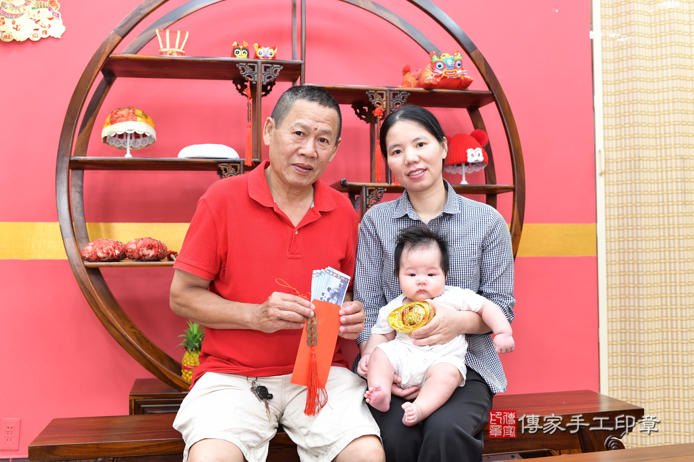 小醇寶寶(新北市永和區嬰兒寶寶滿月剃頭理髮、嬰兒剃胎毛儀式吉祥話)。中國風會場，爸媽寶貝穿「日中韓」古裝禮服。專業拍照、證書。★購買「臍帶章、肚臍章、胎毛筆刷印章」贈送：剃頭、收涎、抓周，三選一。2025.9.6，照片12
