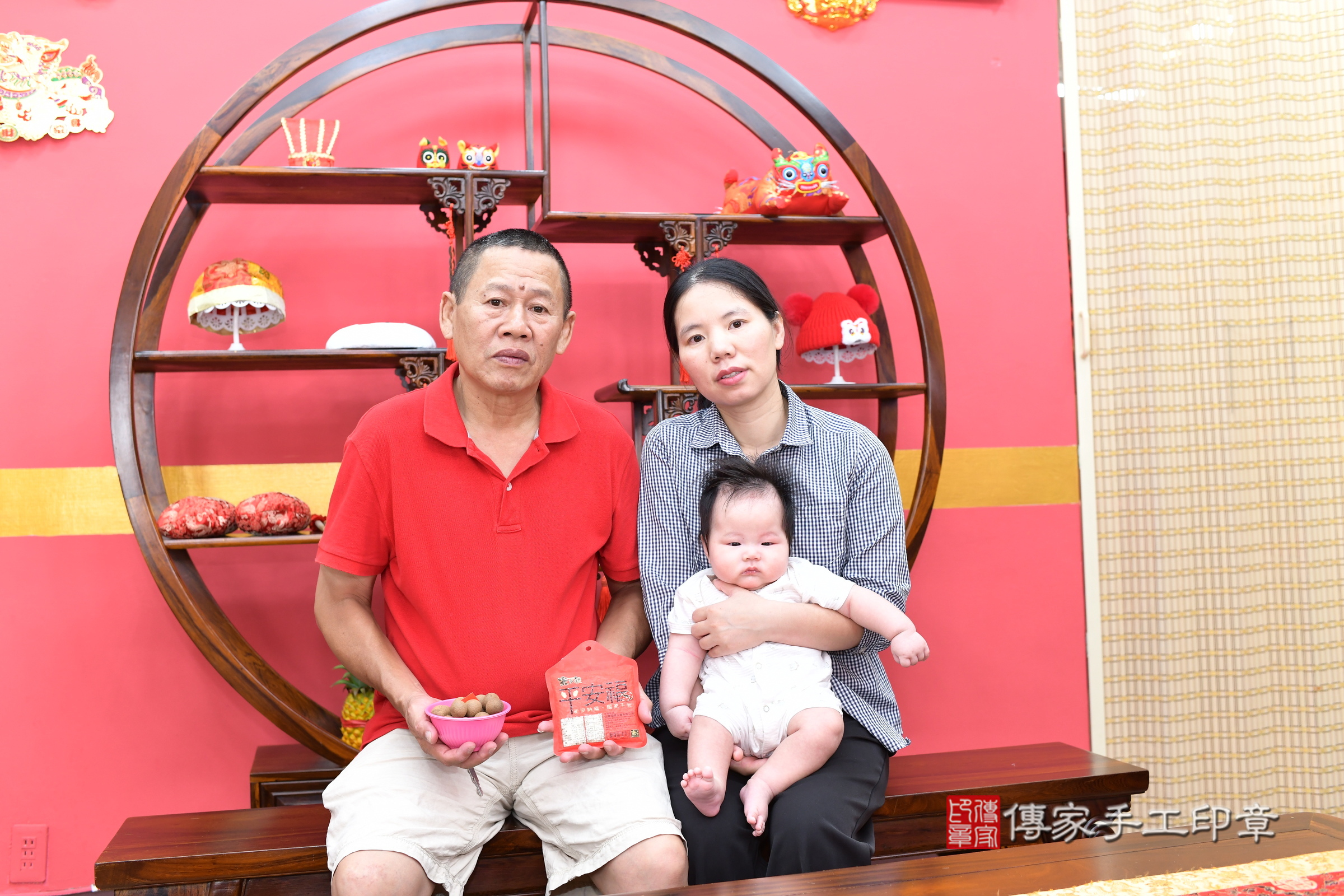 小醇寶寶(新北市永和區嬰兒寶寶滿月剃頭理髮、嬰兒剃胎毛儀式吉祥話)。中國風會場，爸媽寶貝穿「日中韓」古裝禮服。專業拍照、證書。★購買「臍帶章、肚臍章、胎毛筆刷印章」贈送：剃頭、收涎、抓周，三選一。2025.9.6，照片7