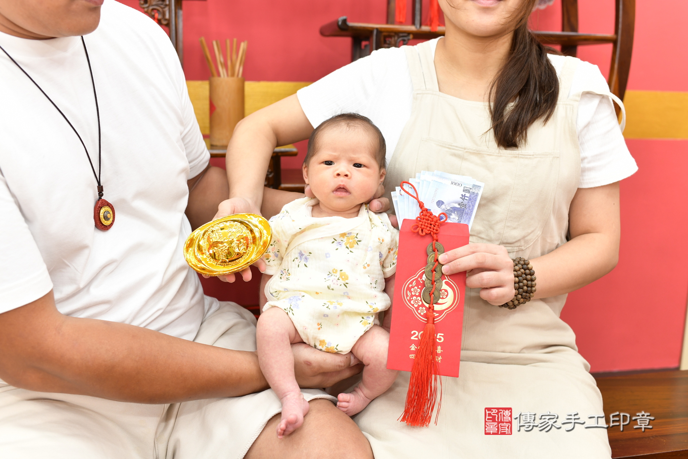 彤彤寶寶(新北市永和區嬰兒寶寶滿月剃頭理髮、嬰兒剃胎毛儀式吉祥話)。中國風會場，爸媽寶貝穿「日中韓」古裝禮服。專業拍照、證書。★購買「臍帶章、肚臍章、胎毛筆刷印章」贈送：剃頭、收涎、抓周，三選一。2025.9.14，照片10