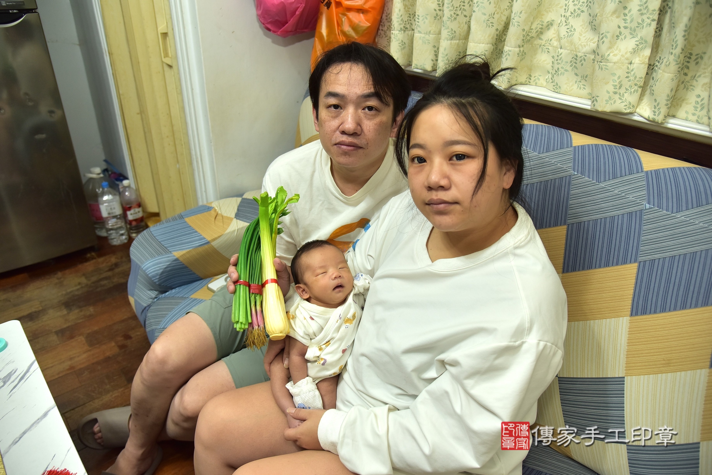 墨墨寶寶(新北市樹林區到府嬰兒墨墨寶寶滿月剃頭理髮、到府嬰兒剃胎毛儀式吉祥話)。到府剃頭剃胎毛主持、專業拍照、證書。★購買「臍帶章、肚臍章、胎毛筆刷印章」贈送：剃頭、收涎、抓周，三選一。2025.9.7，照片10