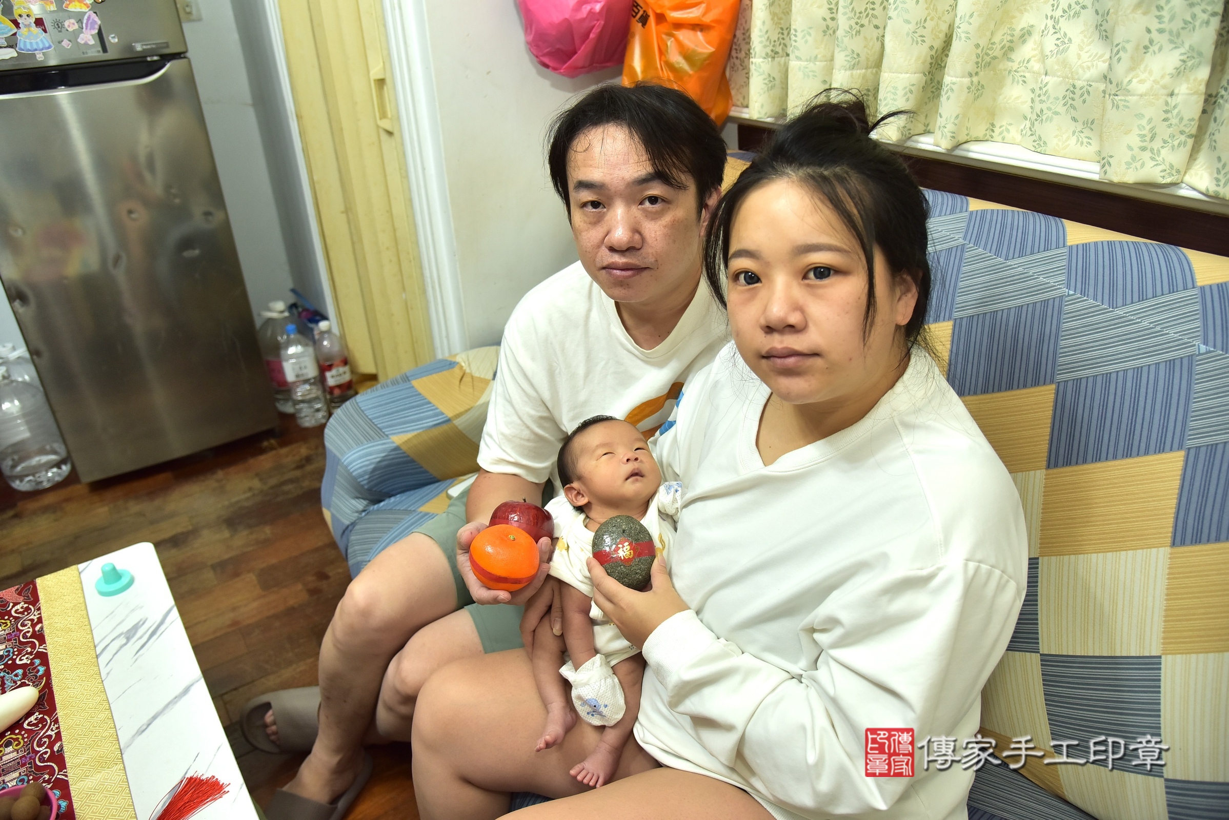 墨墨寶寶(新北市樹林區到府嬰兒墨墨寶寶滿月剃頭理髮、到府嬰兒剃胎毛儀式吉祥話)。到府剃頭剃胎毛主持、專業拍照、證書。★購買「臍帶章、肚臍章、胎毛筆刷印章」贈送：剃頭、收涎、抓周，三選一。2025.9.7，照片8