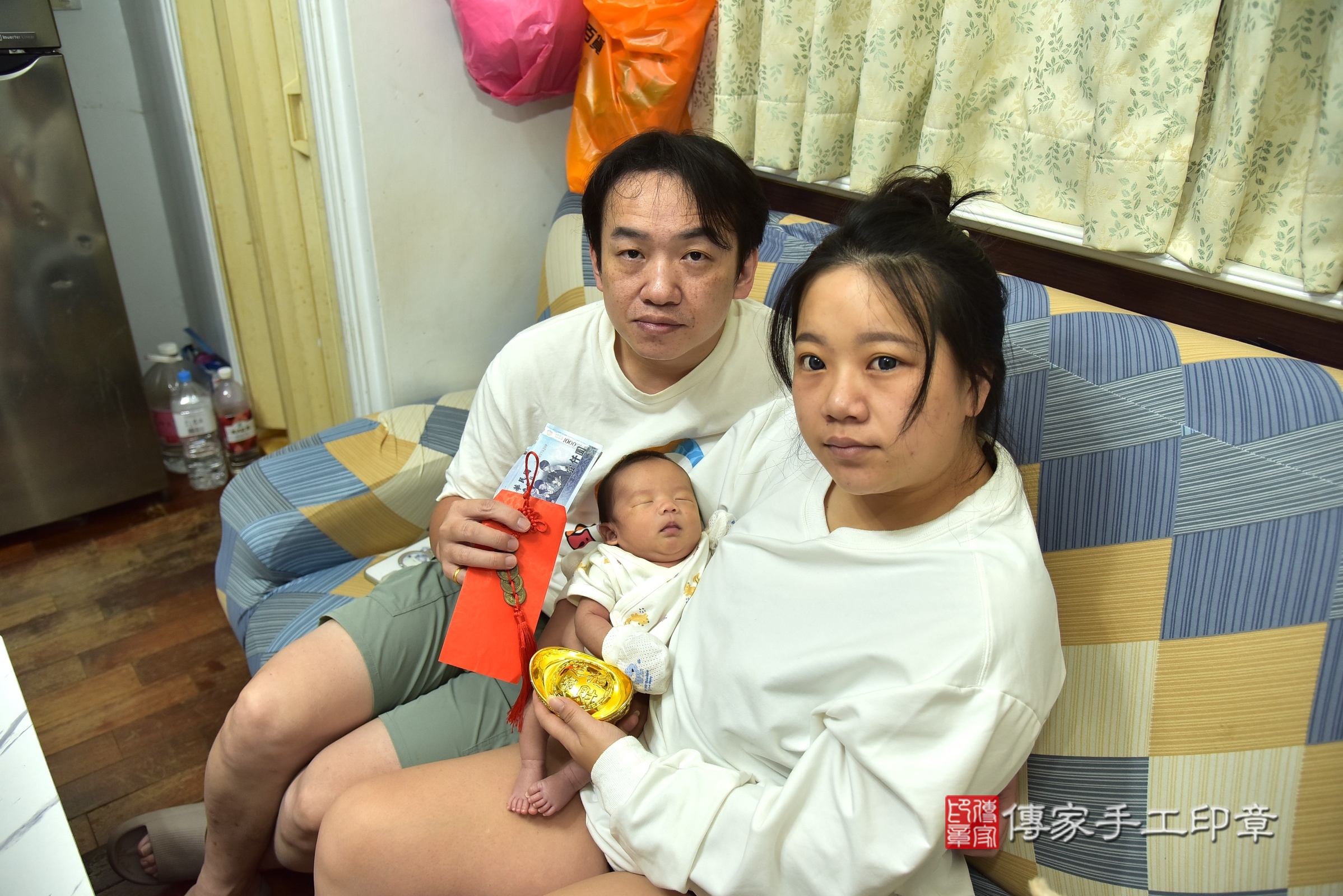 墨墨寶寶(新北市樹林區到府嬰兒墨墨寶寶滿月剃頭理髮、到府嬰兒剃胎毛儀式吉祥話)。到府剃頭剃胎毛主持、專業拍照、證書。★購買「臍帶章、肚臍章、胎毛筆刷印章」贈送：剃頭、收涎、抓周，三選一。2025.9.7，照片15