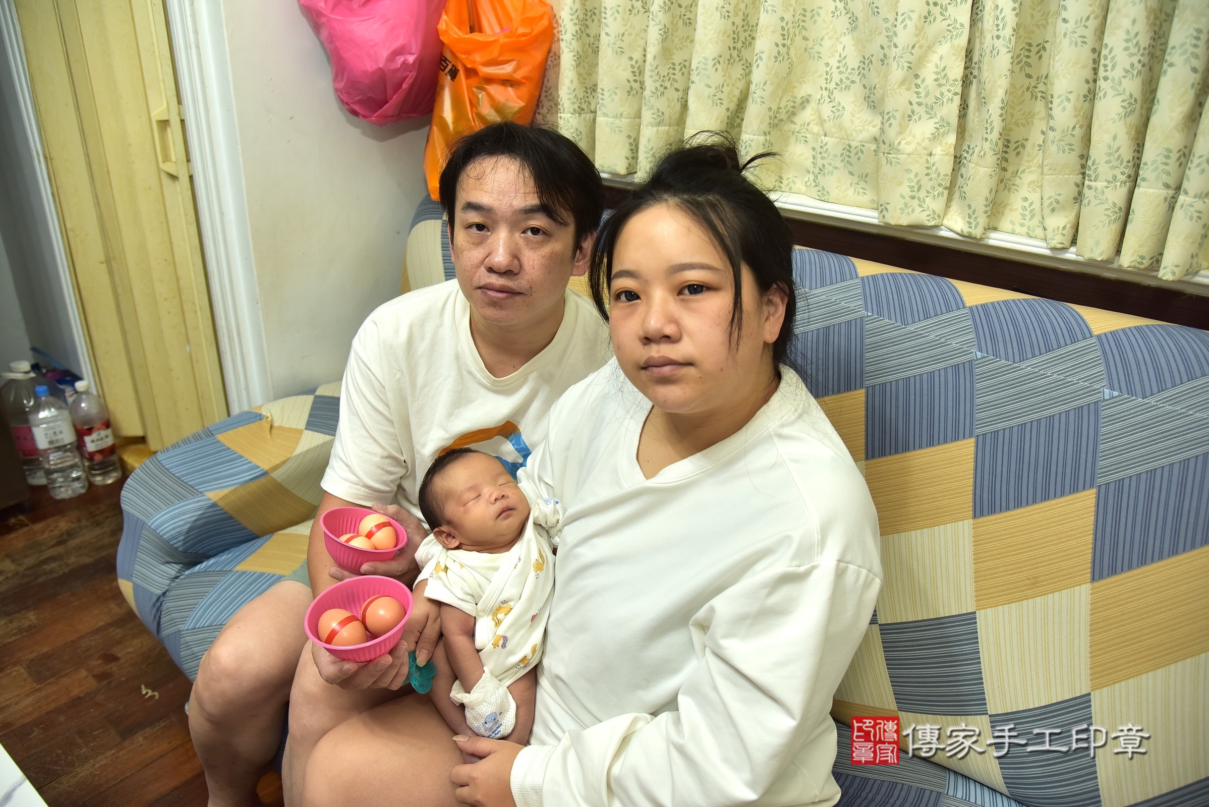 墨墨寶寶(新北市樹林區到府嬰兒墨墨寶寶滿月剃頭理髮、到府嬰兒剃胎毛儀式吉祥話)。到府剃頭剃胎毛主持、專業拍照、證書。★購買「臍帶章、肚臍章、胎毛筆刷印章」贈送：剃頭、收涎、抓周，三選一。2025.9.7，照片4