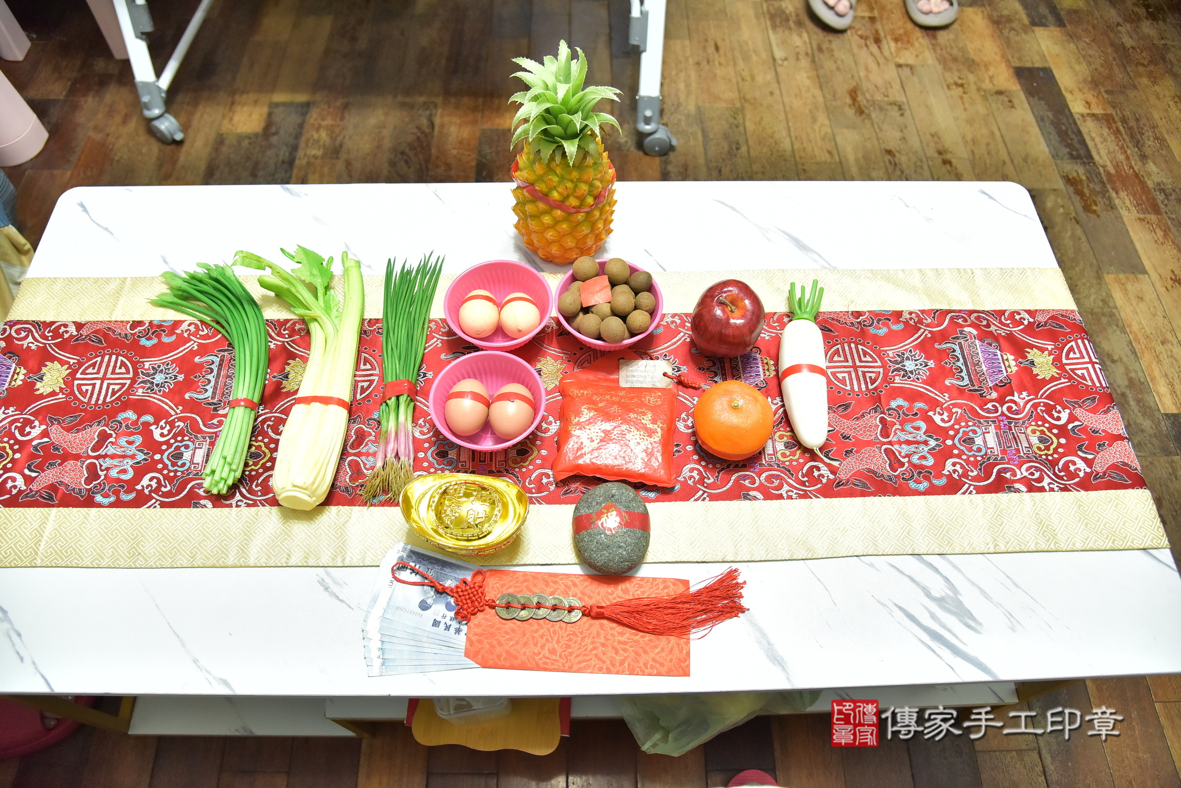 墨墨寶寶(新北市樹林區到府嬰兒墨墨寶寶滿月剃頭理髮、到府嬰兒剃胎毛儀式吉祥話)。到府剃頭剃胎毛主持、專業拍照、證書。★購買「臍帶章、肚臍章、胎毛筆刷印章」贈送：剃頭、收涎、抓周，三選一。2025.9.7，照片3