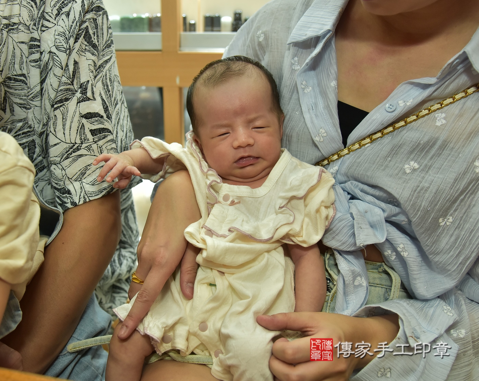 寧寧寶寶(新北市永和區嬰兒寶寶滿月剃頭理髮、嬰兒剃胎毛儀式吉祥話)。中國風會場，爸媽寶貝穿「日中韓」古裝禮服。專業拍照、證書。★購買「臍帶章、肚臍章、胎毛筆刷印章」贈送：剃頭、收涎、抓周，三選一。2025.9.ㄉ，照片2