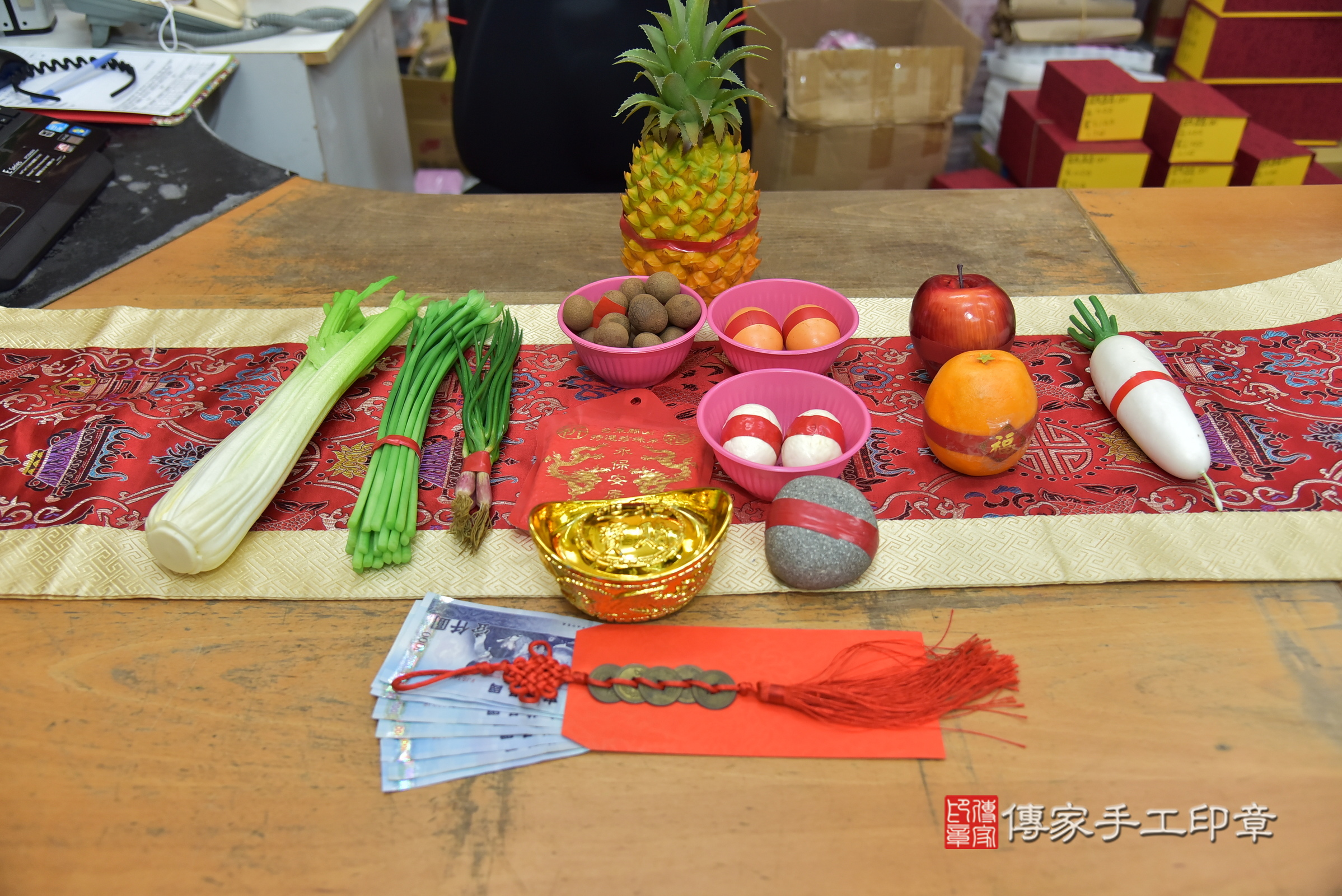 寧寧寶寶(新北市永和區嬰兒寶寶滿月剃頭理髮、嬰兒剃胎毛儀式吉祥話)。中國風會場，爸媽寶貝穿「日中韓」古裝禮服。專業拍照、證書。★購買「臍帶章、肚臍章、胎毛筆刷印章」贈送：剃頭、收涎、抓周，三選一。2025.9.ㄉ，照片3