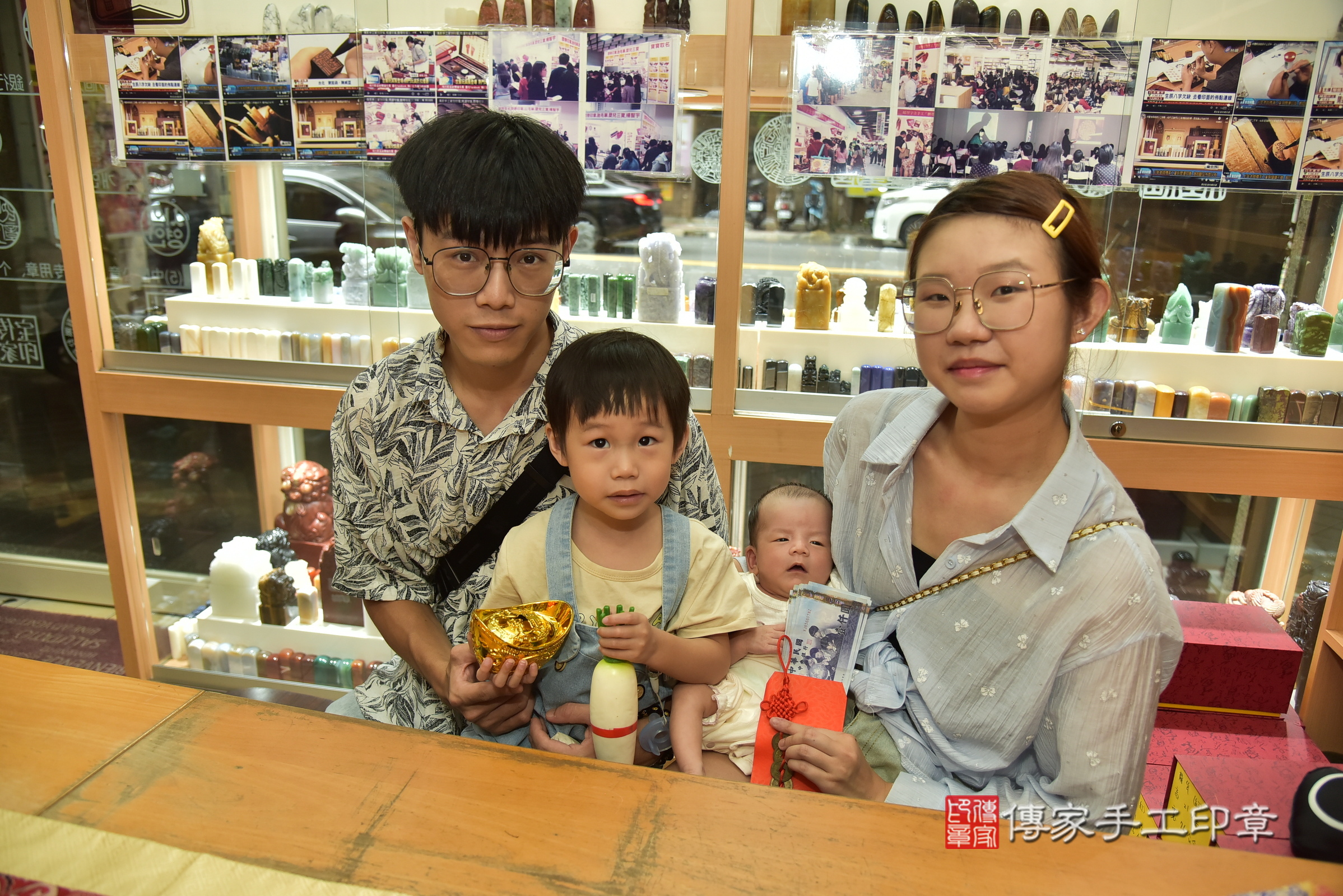 寧寧寶寶(新北市永和區嬰兒寶寶滿月剃頭理髮、嬰兒剃胎毛儀式吉祥話)。中國風會場，爸媽寶貝穿「日中韓」古裝禮服。專業拍照、證書。★購買「臍帶章、肚臍章、胎毛筆刷印章」贈送：剃頭、收涎、抓周，三選一。2025.9.ㄉ，照片12