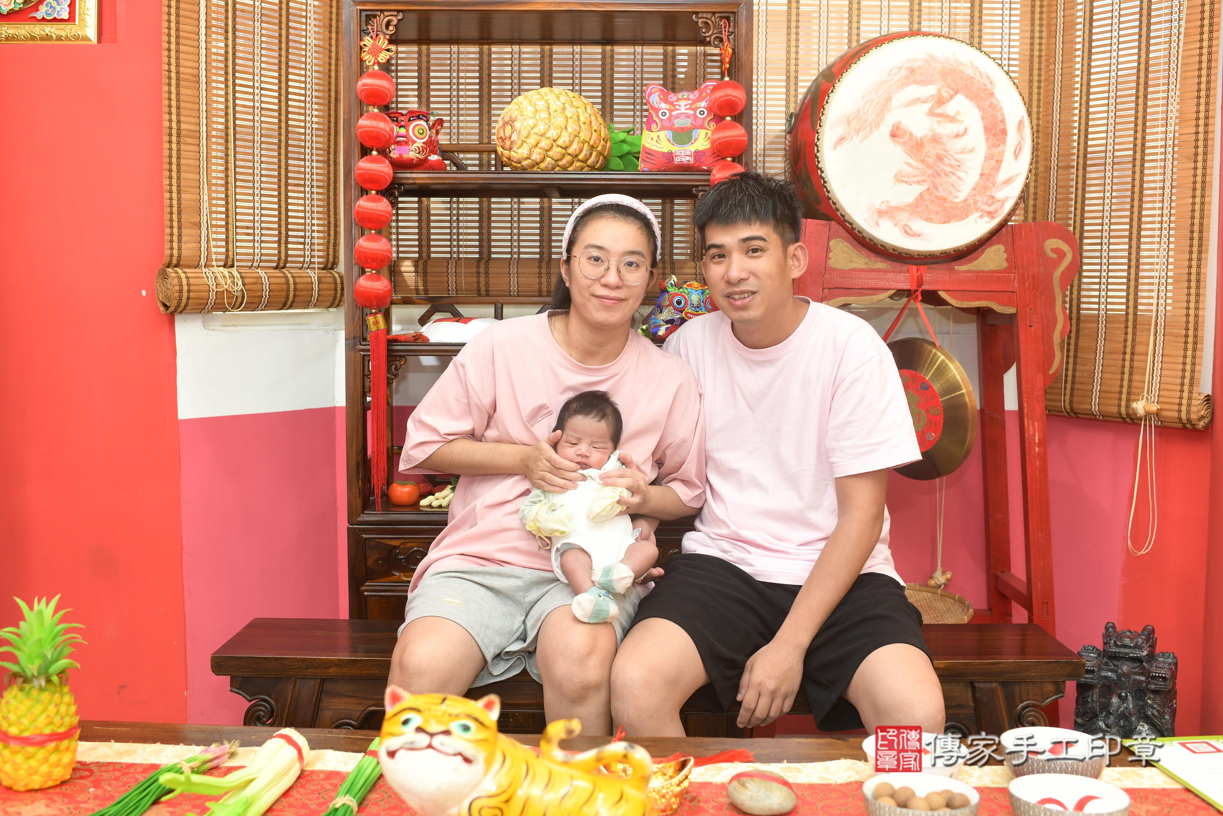 傳家手工印章高雄店、抓周、度脺、中國風會場、傳家嬰兒古禮、吉祥話、抓周道具物品24種、拍照。抓周證書。寶寶抓周、滿周歲、生日快樂、祝福