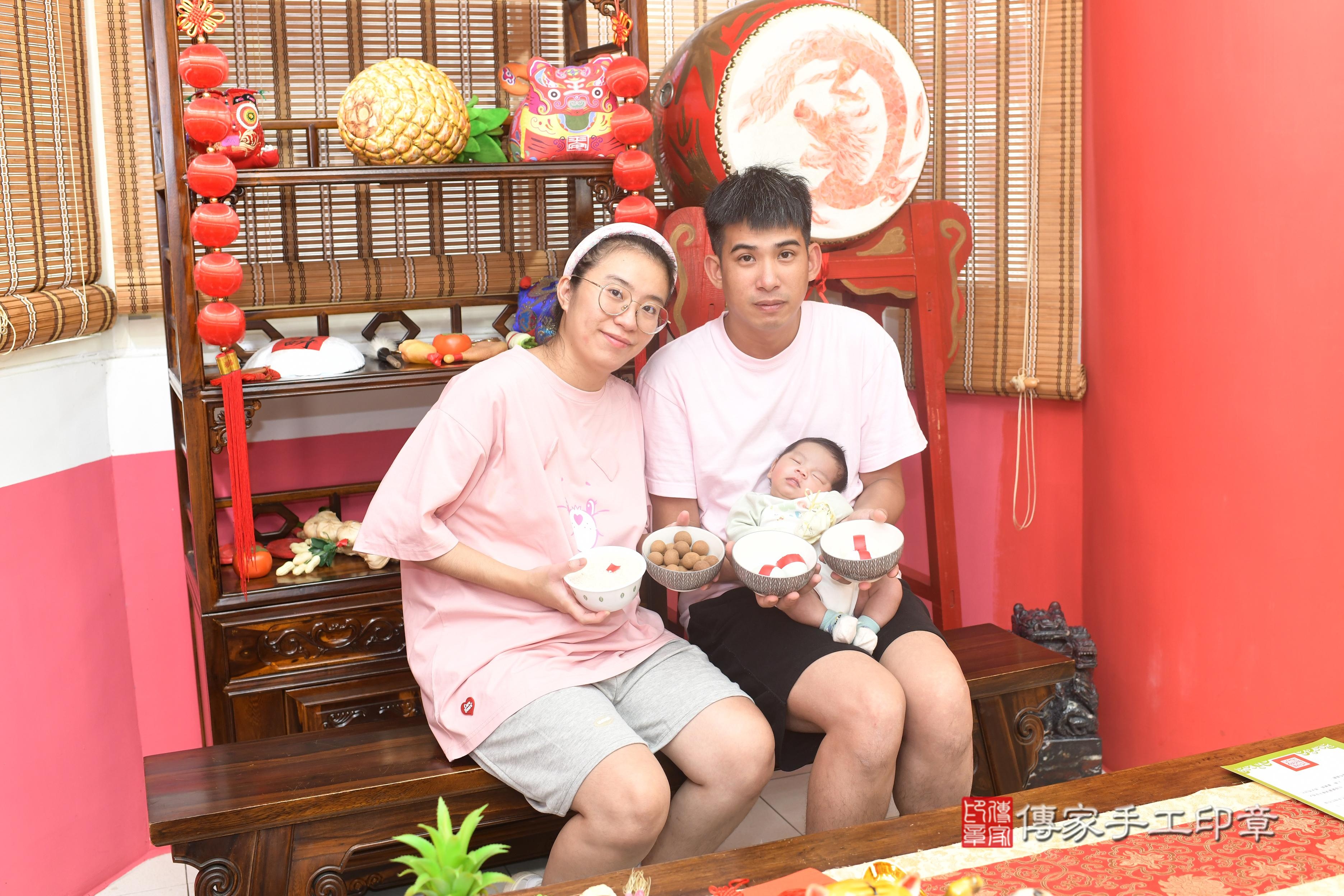 傳家手工印章高雄店、抓周、度脺、中國風會場、傳家嬰兒古禮、吉祥話、抓周道具物品24種、拍照。抓周證書。寶寶抓周、滿周歲、生日快樂、祝福
