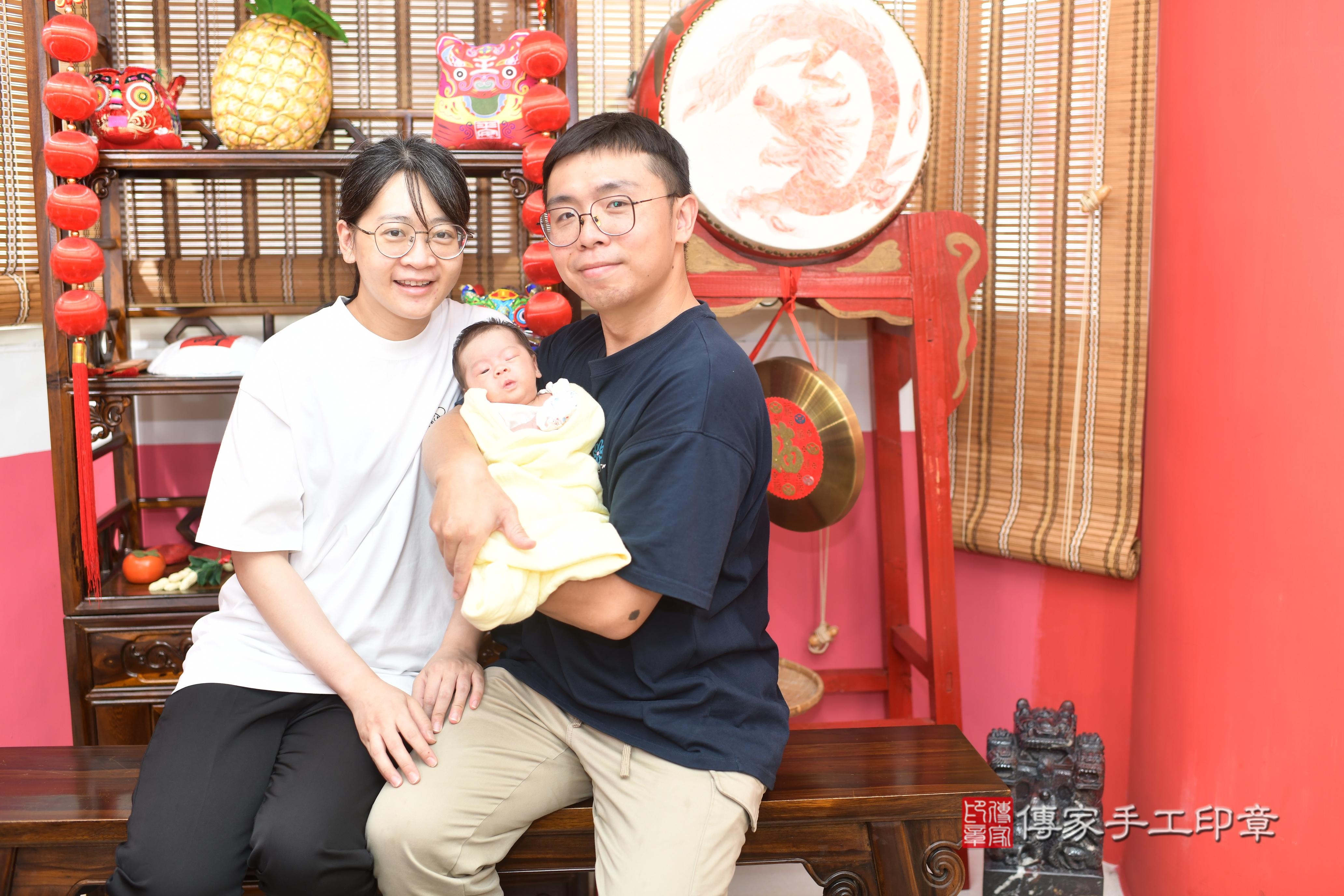 傳家手工印章高雄店、抓周、度脺、中國風會場、傳家嬰兒古禮、吉祥話、抓周道具物品24種、拍照。抓周證書。寶寶抓周、滿周歲、生日快樂、祝福