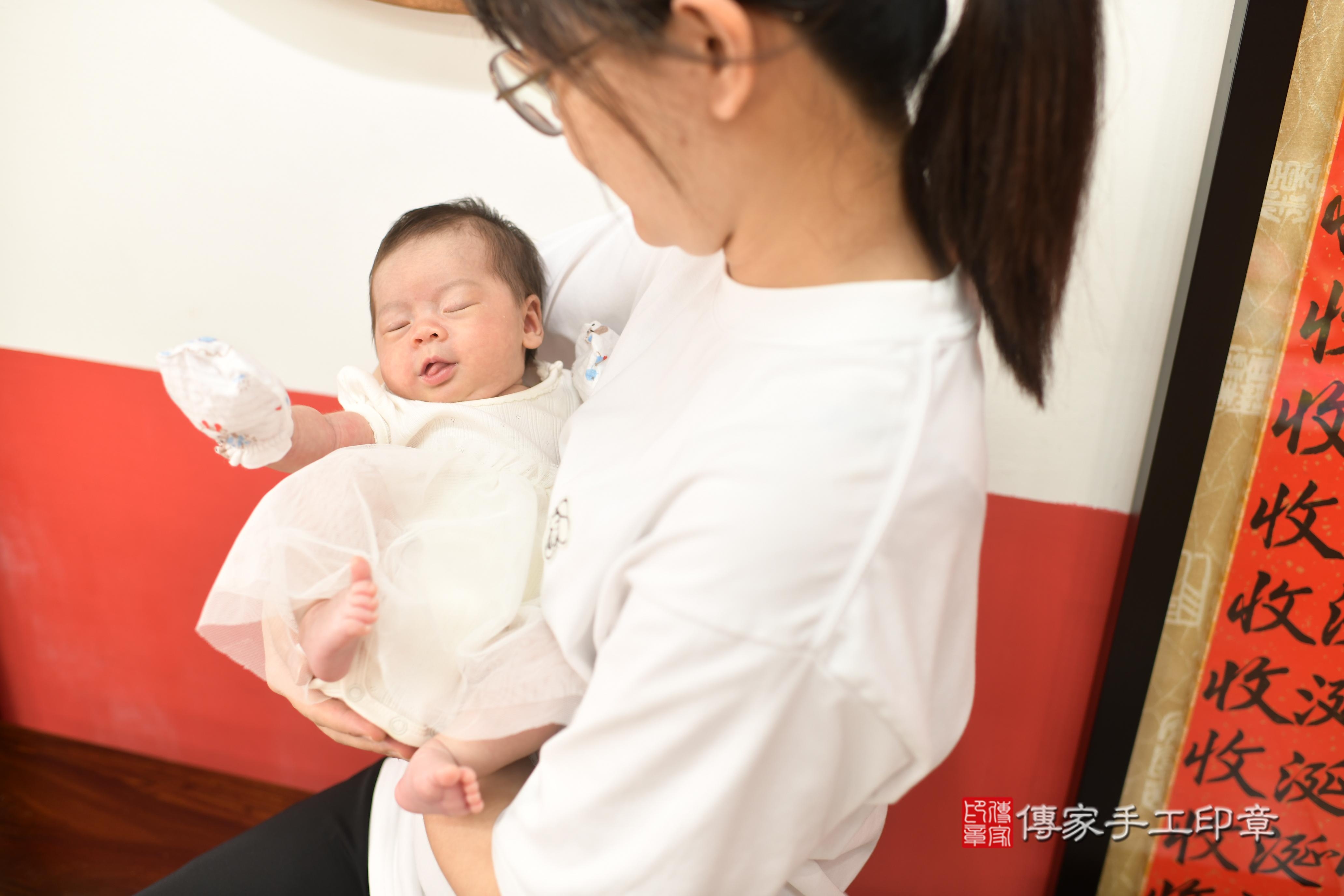 傳家手工印章高雄店、抓周、度脺、中國風會場、傳家嬰兒古禮、吉祥話、抓周道具物品24種、拍照。抓周證書。寶寶抓周、滿周歲、生日快樂、祝福