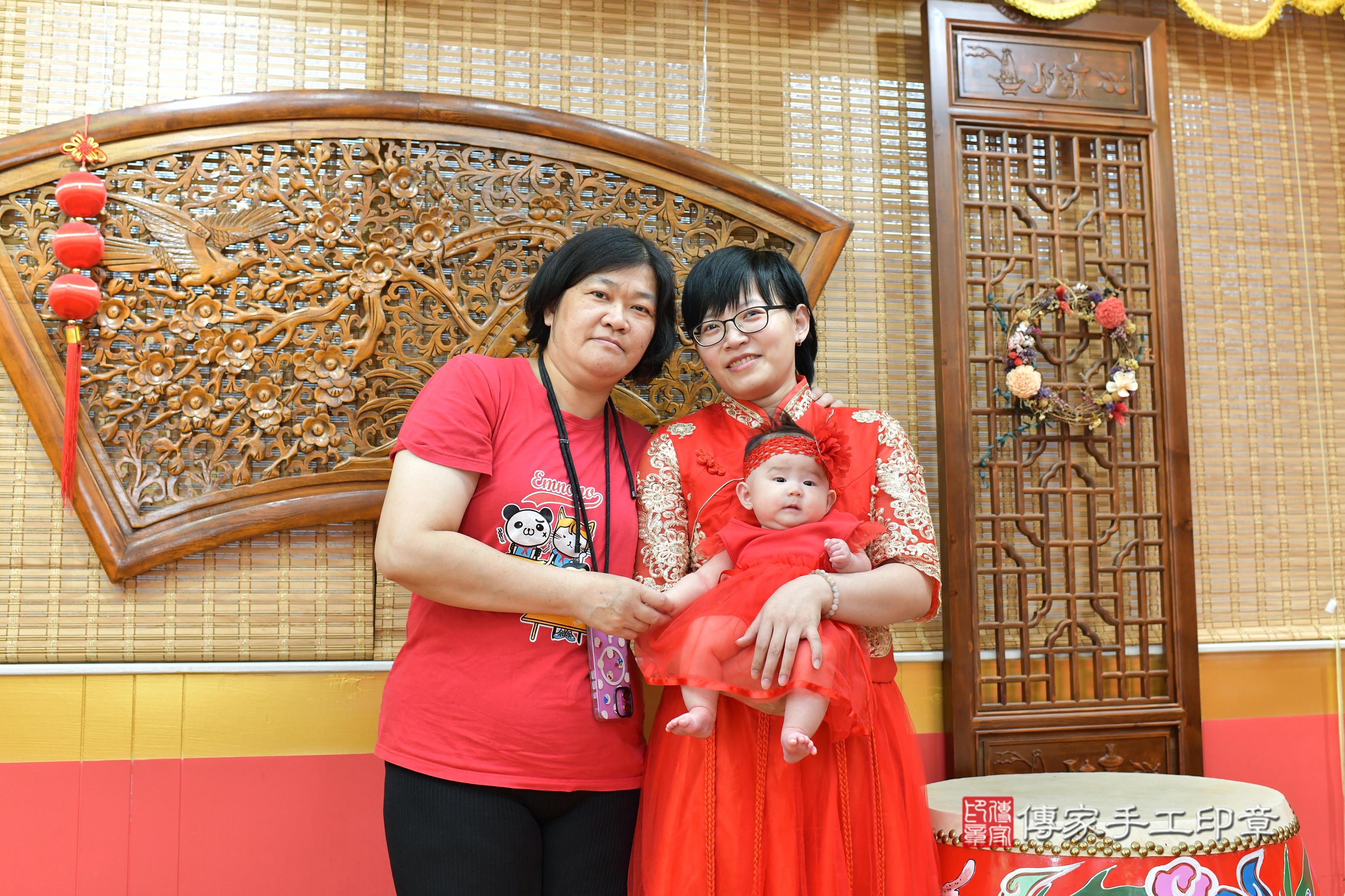 傳家手工印章桃園店、抓周、度脺、美式風會場、傳家嬰兒古禮、吉祥話、抓周道具物品24種、拍照。抓周證書。寶寶抓周、滿周歲、生日快樂、祝福