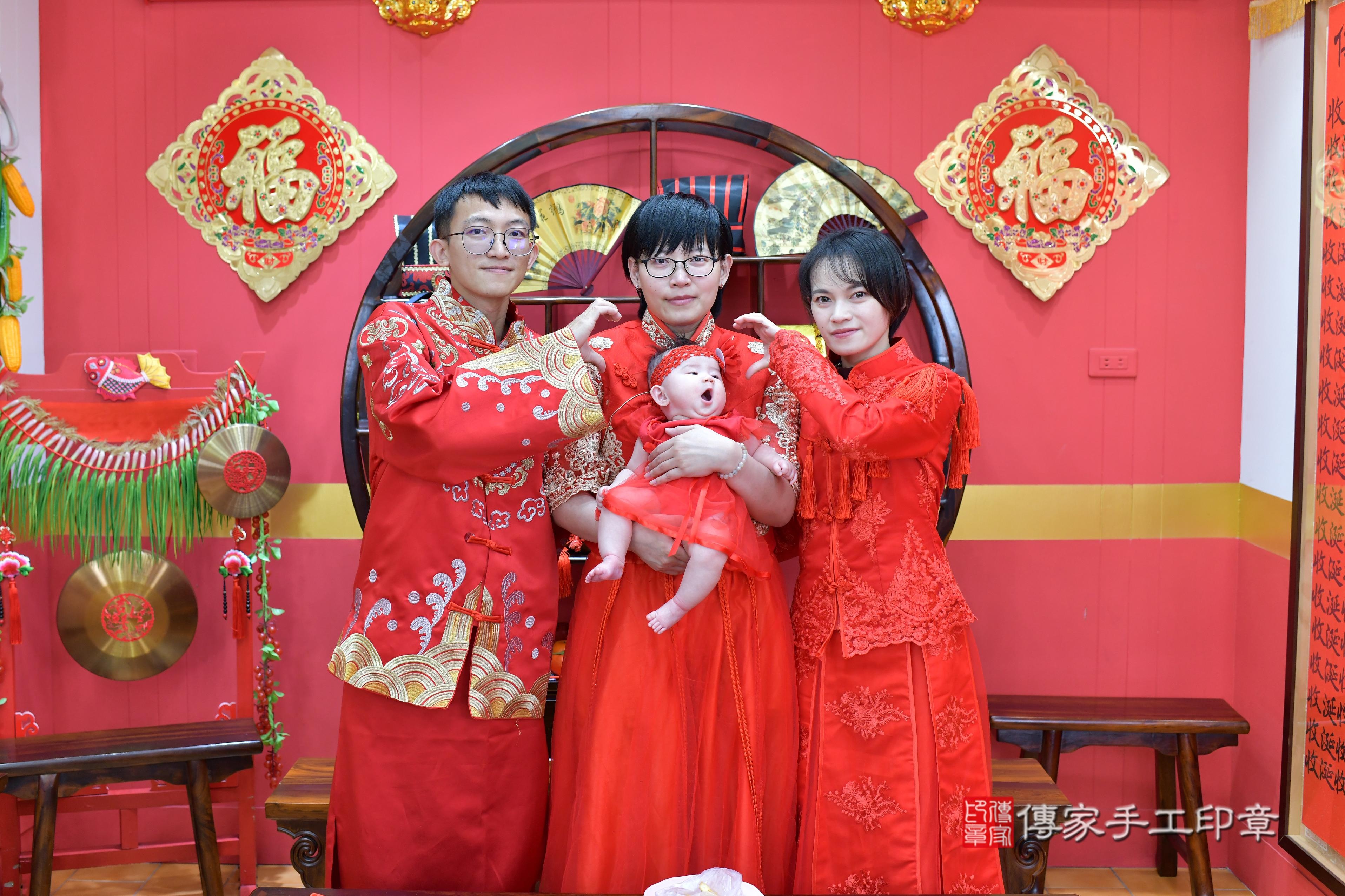 傳家手工印章桃園店、抓周、度脺、美式風會場、傳家嬰兒古禮、吉祥話、抓周道具物品24種、拍照。抓周證書。寶寶抓周、滿周歲、生日快樂、祝福