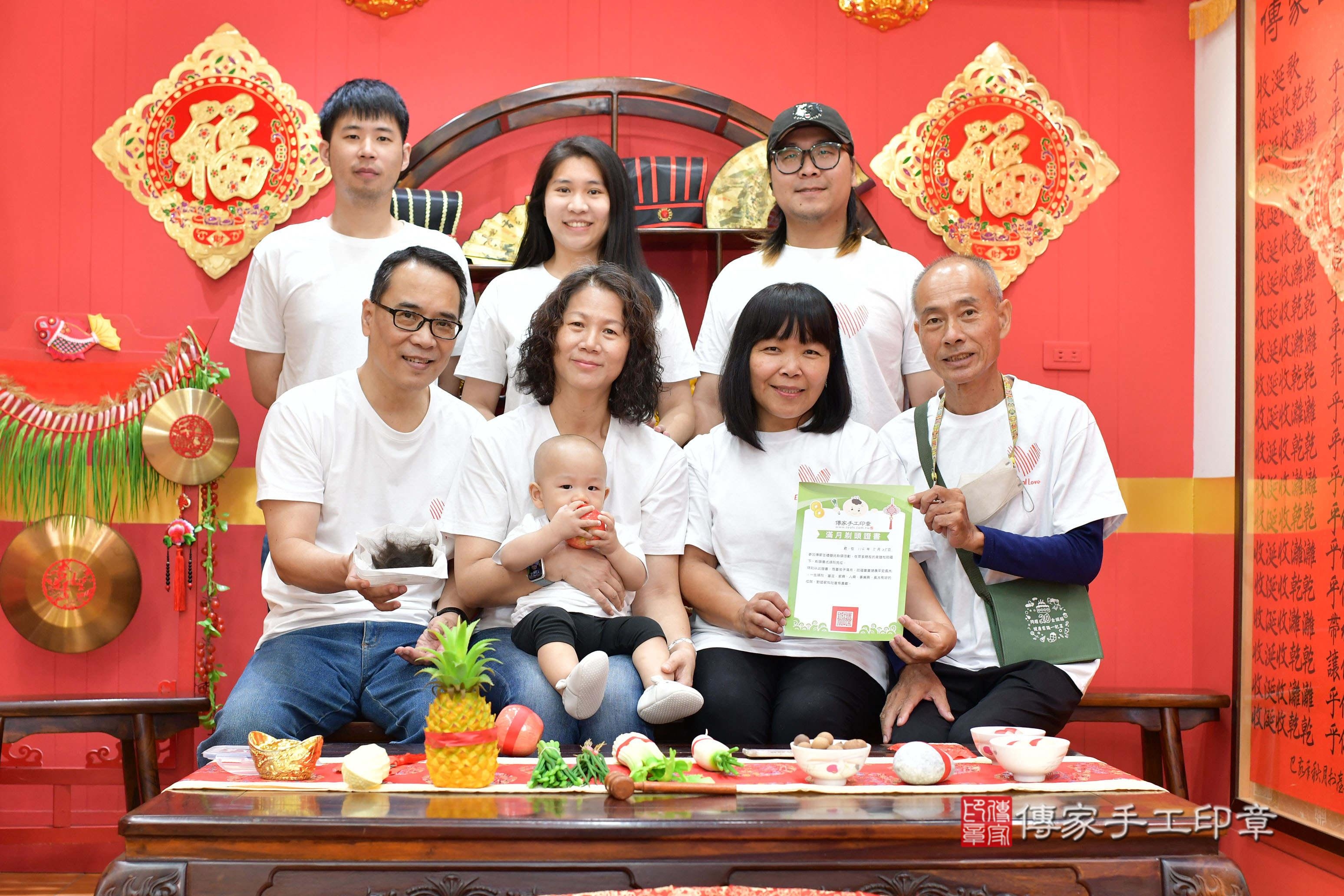 傳家手工印章桃園店、抓周、度脺、美式風會場、傳家嬰兒古禮、吉祥話、抓周道具物品24種、拍照。抓周證書。寶寶抓周、滿周歲、生日快樂、祝福