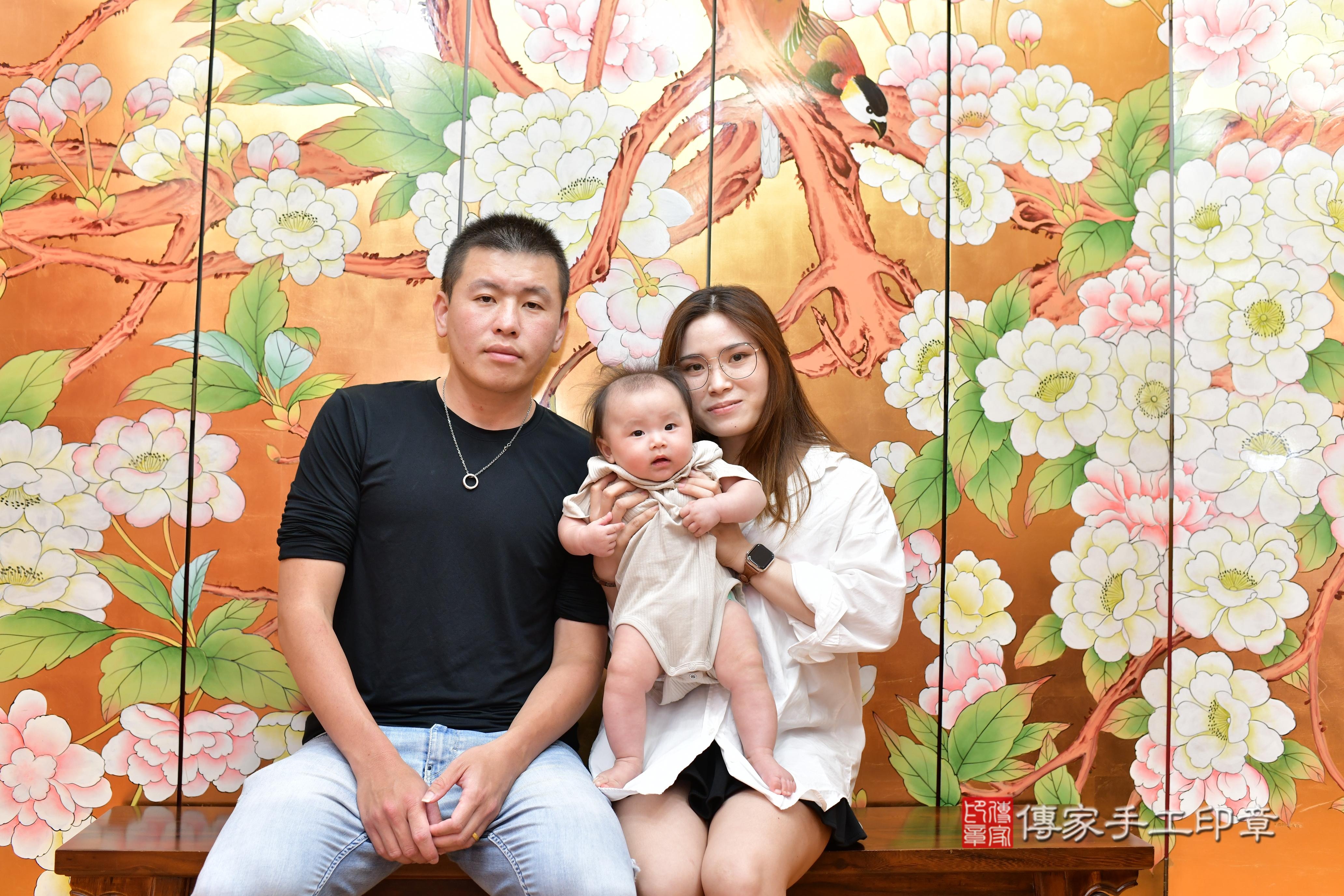 傳家手工印章桃園店、抓周、度脺、美式風會場、傳家嬰兒古禮、吉祥話、抓周道具物品24種、拍照。抓周證書。寶寶抓周、滿周歲、生日快樂、祝福