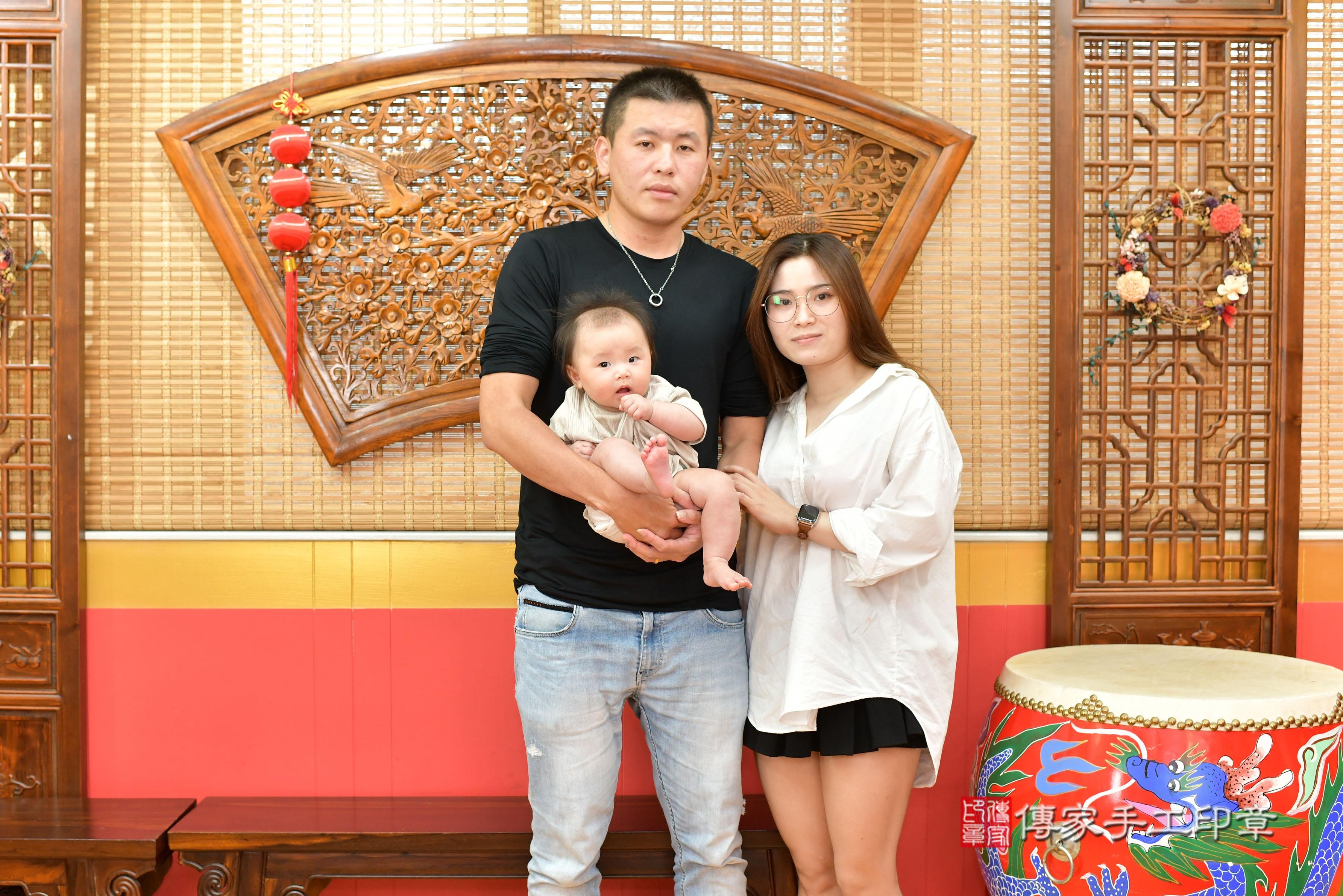 傳家手工印章桃園店、抓周、度脺、美式風會場、傳家嬰兒古禮、吉祥話、抓周道具物品24種、拍照。抓周證書。寶寶抓周、滿周歲、生日快樂、祝福