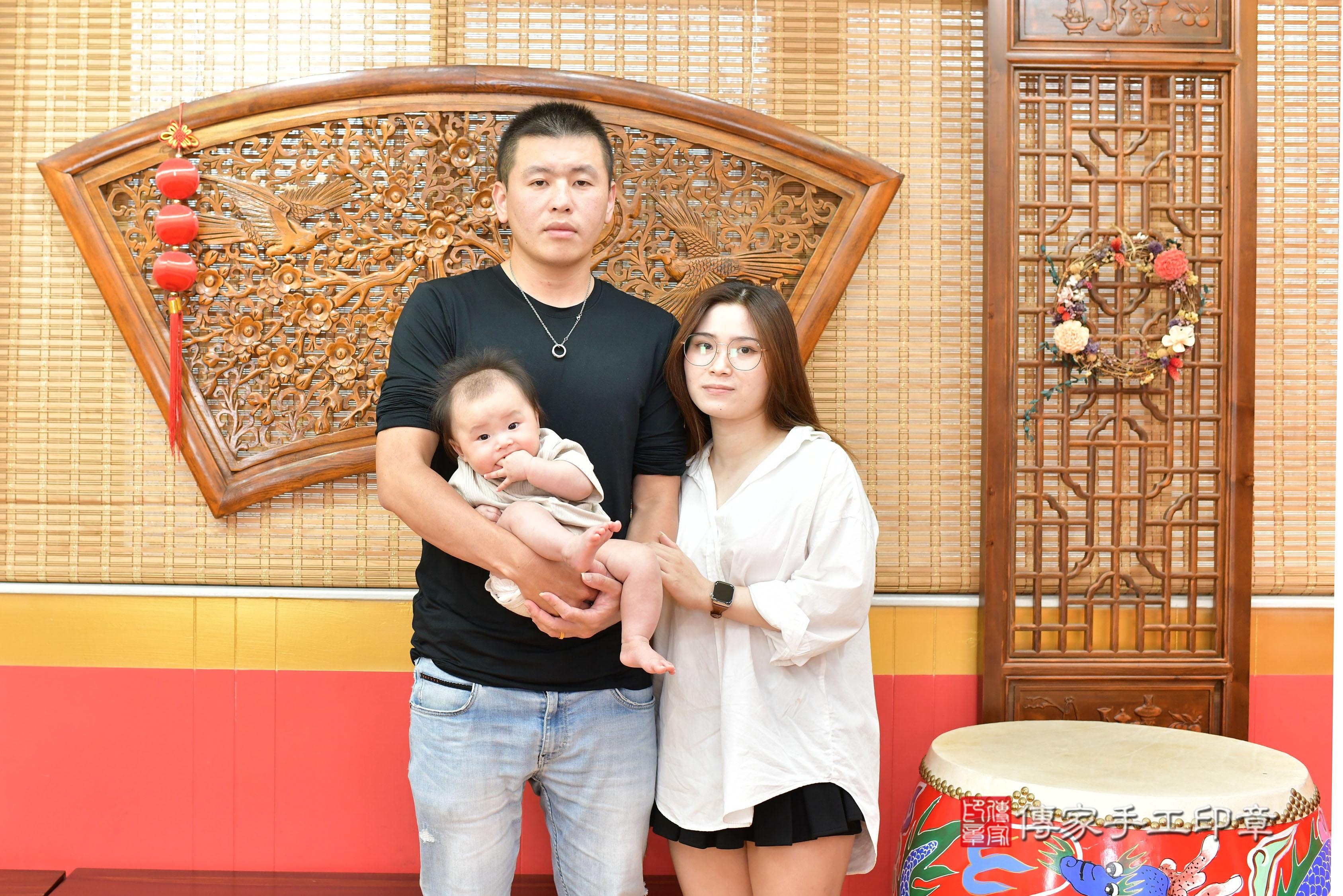 傳家手工印章桃園店、抓周、度脺、美式風會場、傳家嬰兒古禮、吉祥話、抓周道具物品24種、拍照。抓周證書。寶寶抓周、滿周歲、生日快樂、祝福