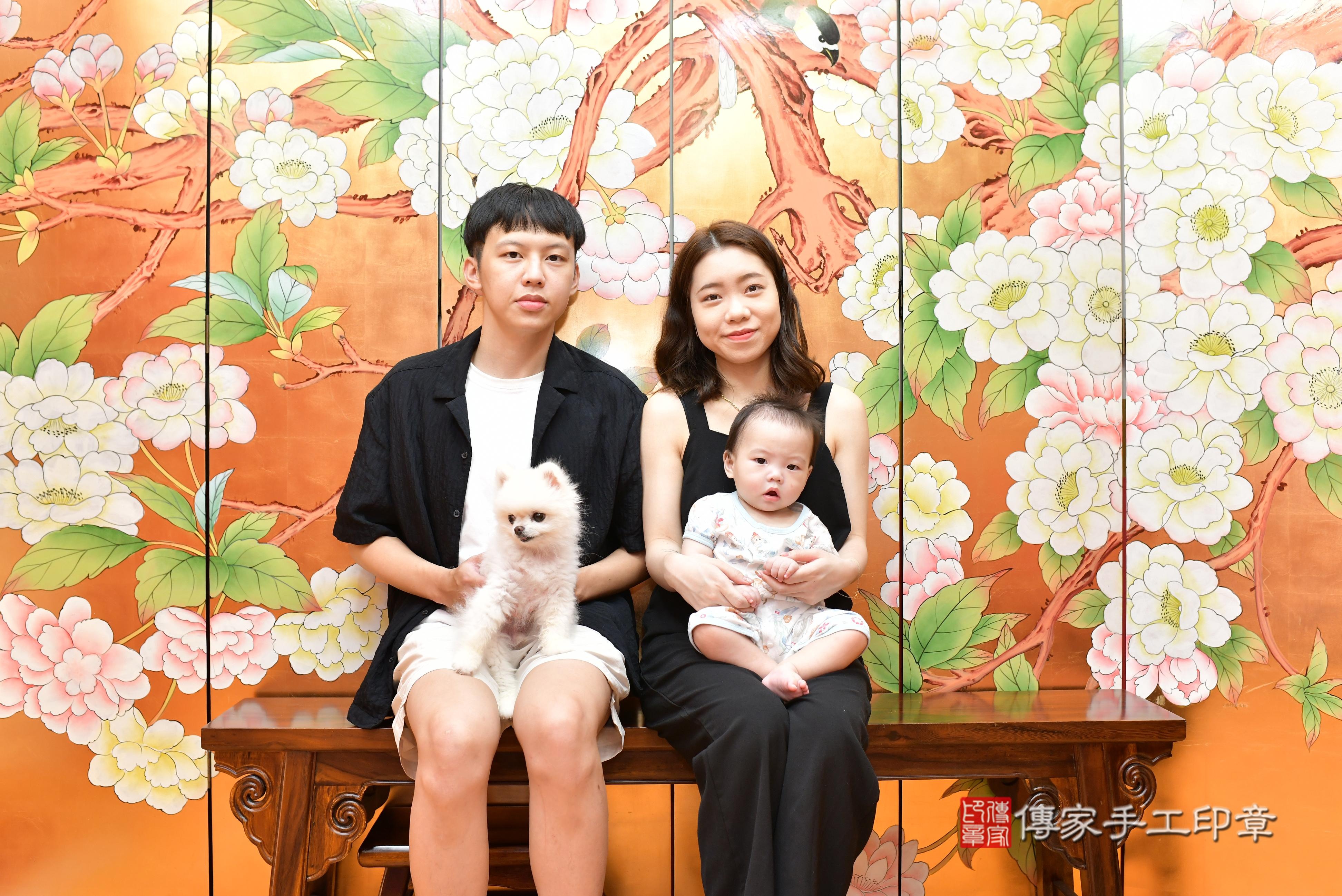 傳家手工印章桃園店、抓周、度脺、美式風會場、傳家嬰兒古禮、吉祥話、抓周道具物品24種、拍照。抓周證書。寶寶抓周、滿周歲、生日快樂、祝福