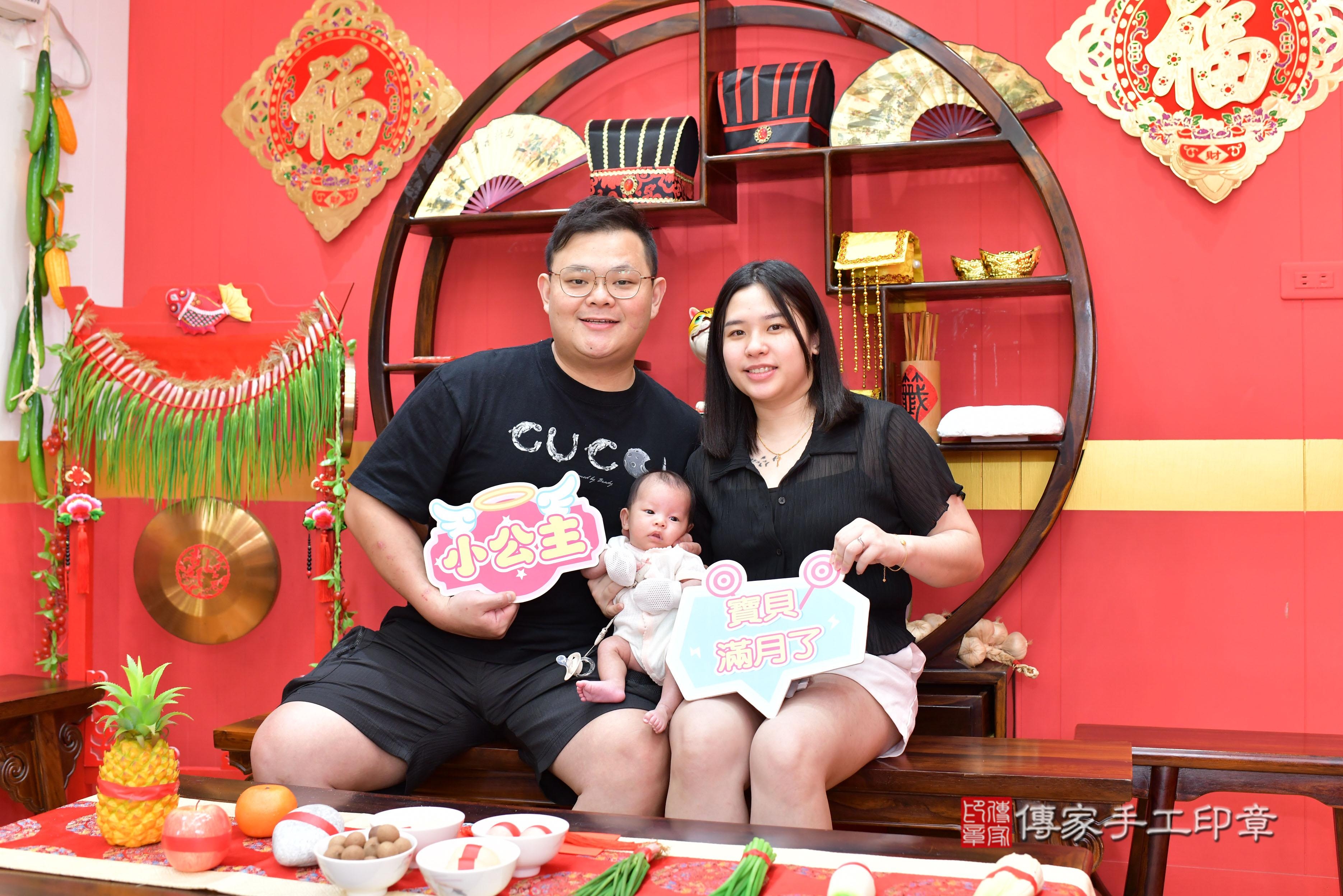 傳家手工印章桃園店、抓周、度脺、美式風會場、傳家嬰兒古禮、吉祥話、抓周道具物品24種、拍照。抓周證書。寶寶抓周、滿周歲、生日快樂、祝福
