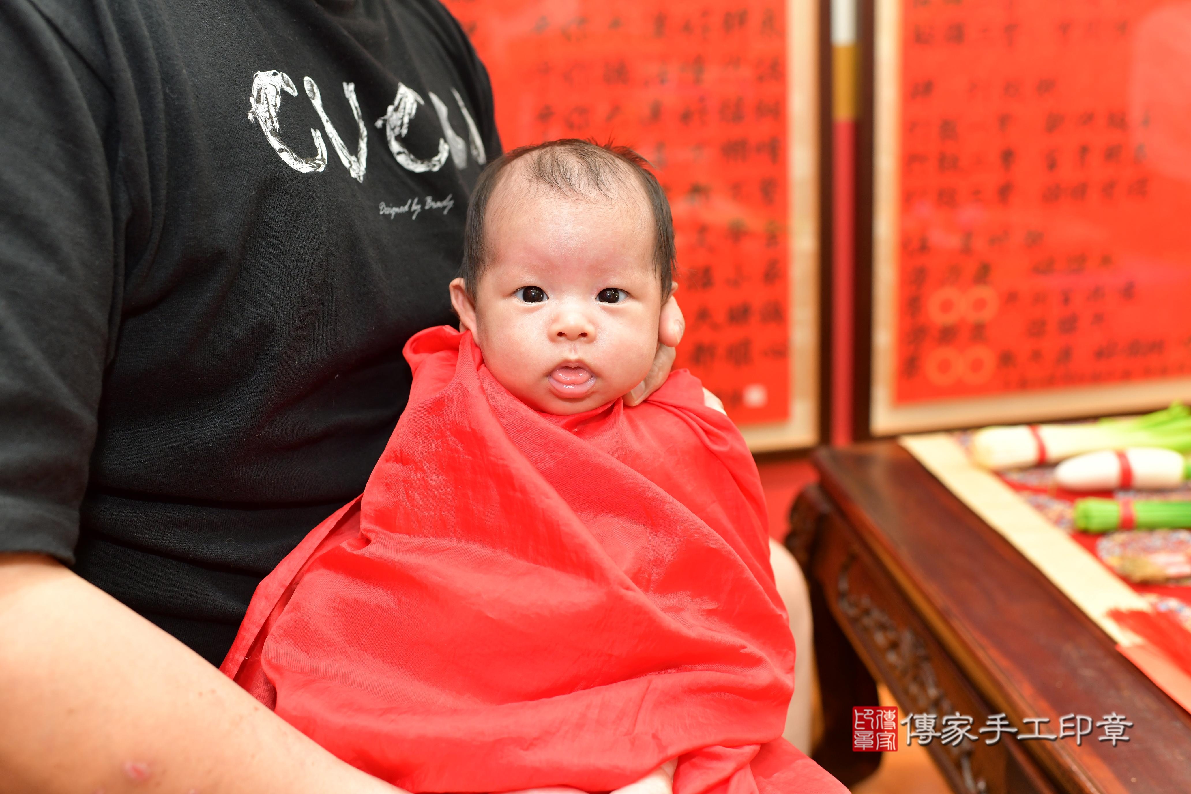 傳家手工印章桃園店、抓周、度脺、美式風會場、傳家嬰兒古禮、吉祥話、抓周道具物品24種、拍照。抓周證書。寶寶抓周、滿周歲、生日快樂、祝福