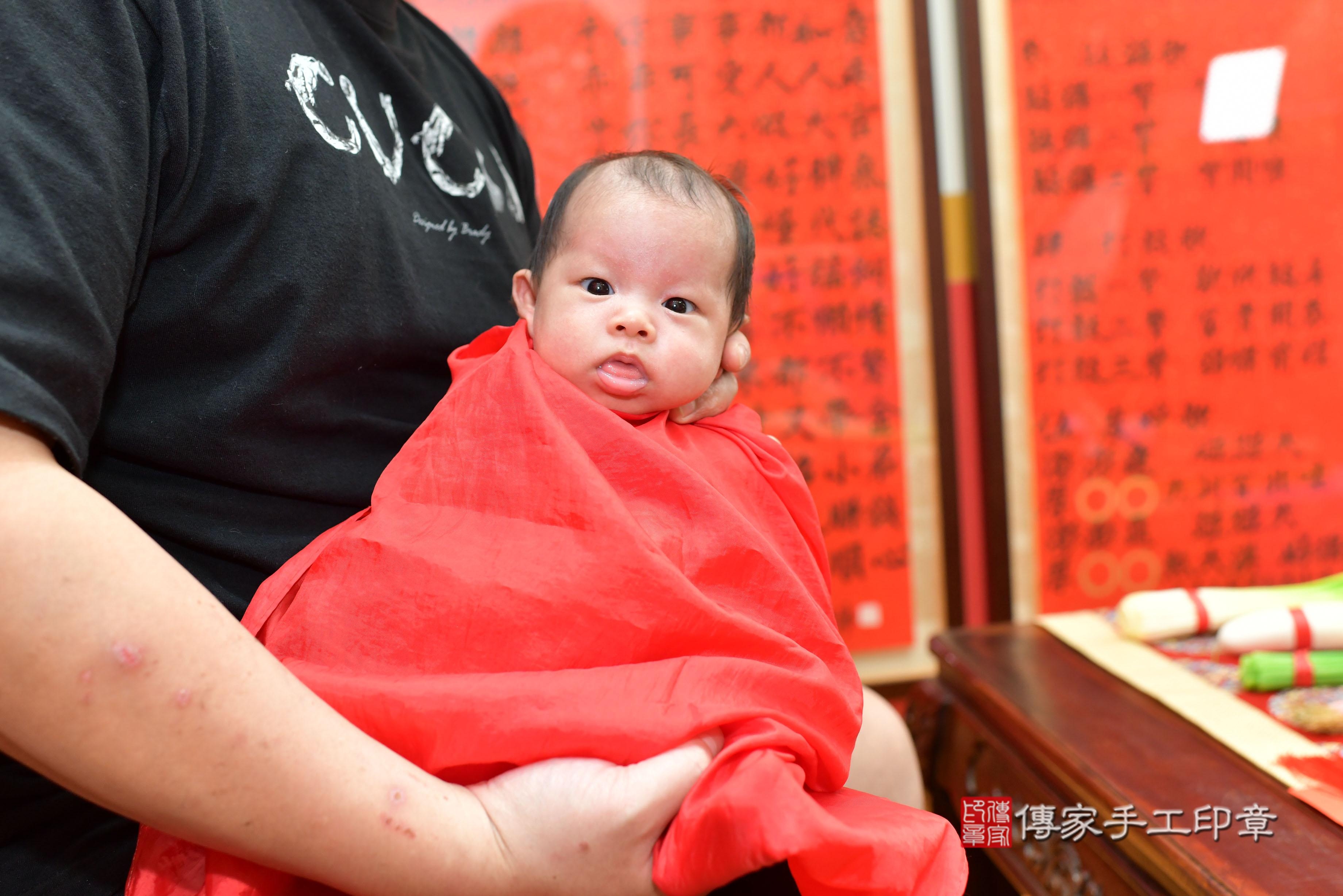 傳家手工印章桃園店、抓周、度脺、美式風會場、傳家嬰兒古禮、吉祥話、抓周道具物品24種、拍照。抓周證書。寶寶抓周、滿周歲、生日快樂、祝福