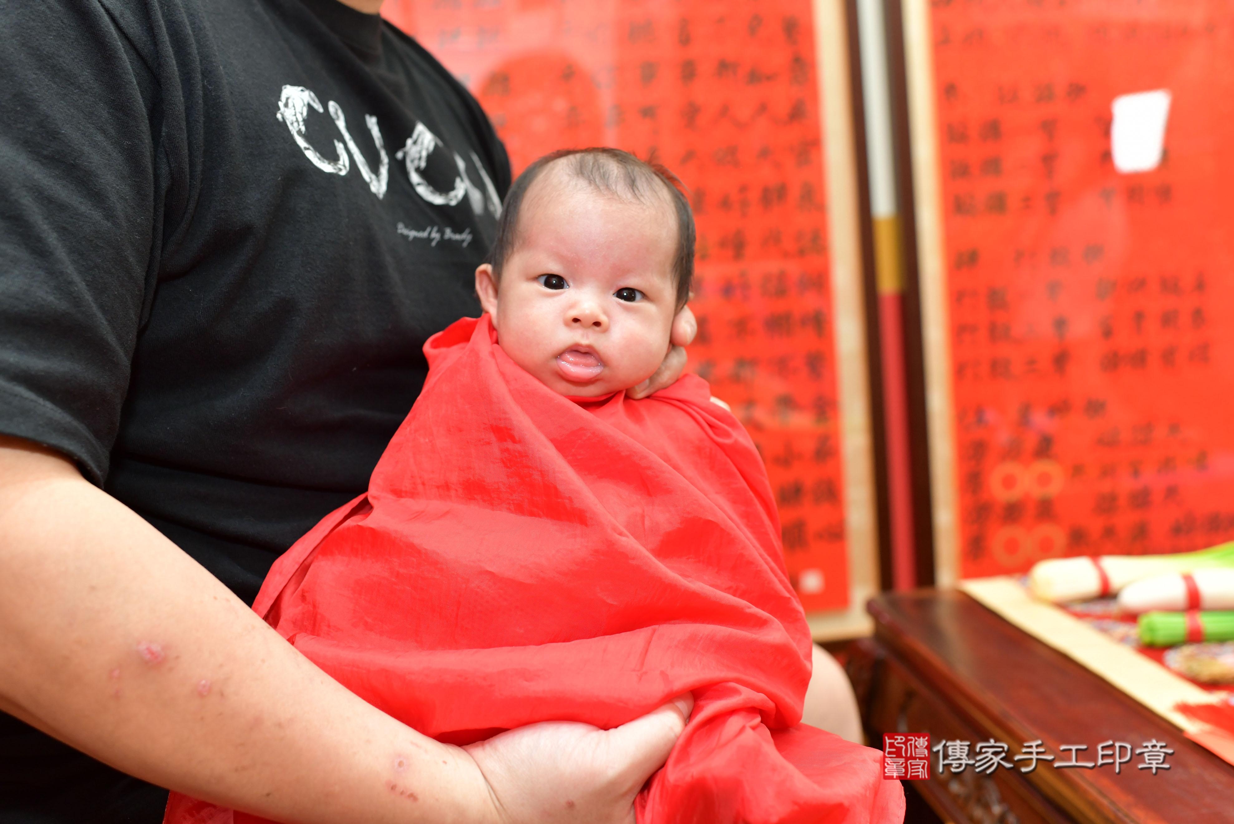 傳家手工印章桃園店、抓周、度脺、美式風會場、傳家嬰兒古禮、吉祥話、抓周道具物品24種、拍照。抓周證書。寶寶抓周、滿周歲、生日快樂、祝福
