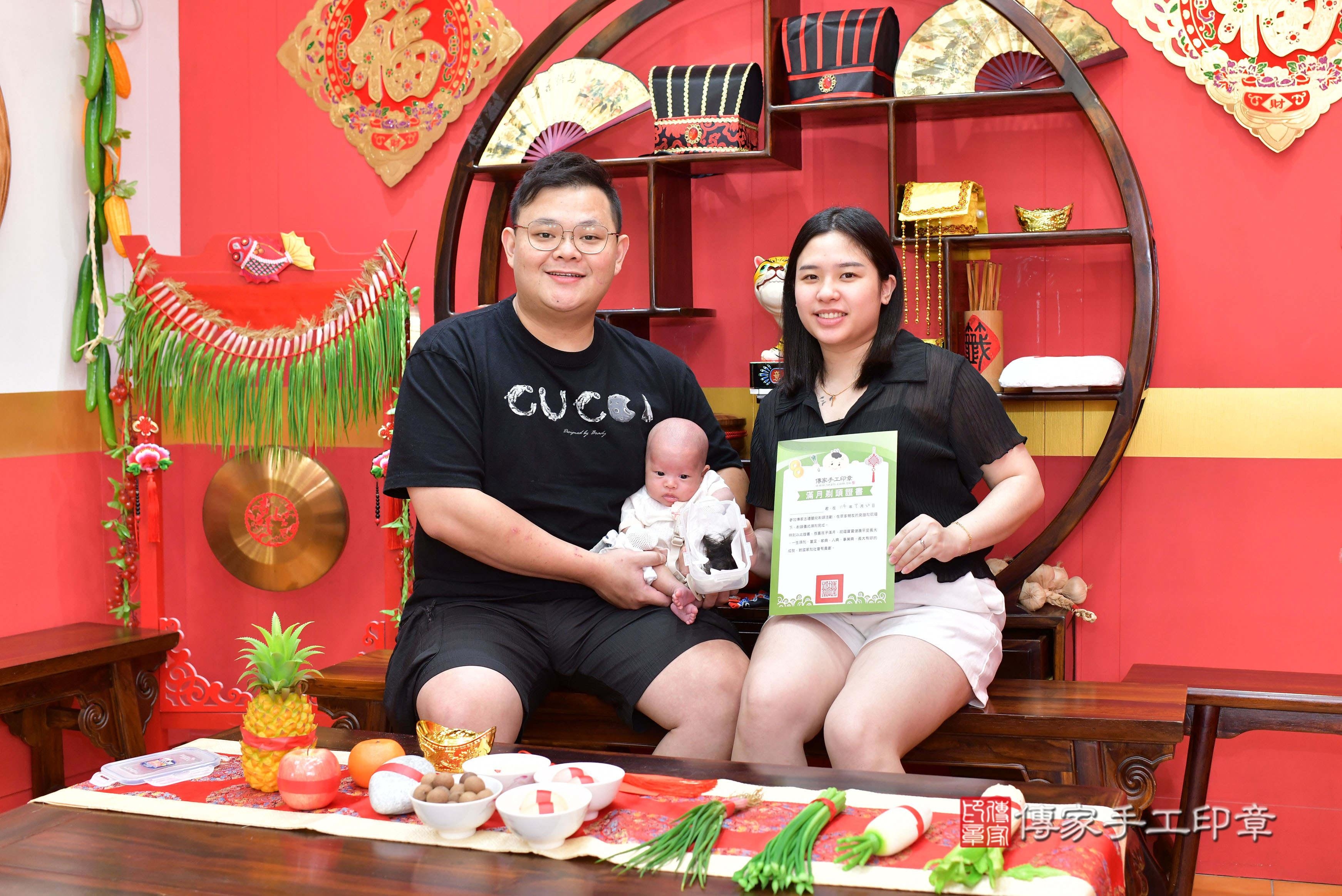 傳家手工印章桃園店、抓周、度脺、美式風會場、傳家嬰兒古禮、吉祥話、抓周道具物品24種、拍照。抓周證書。寶寶抓周、滿周歲、生日快樂、祝福