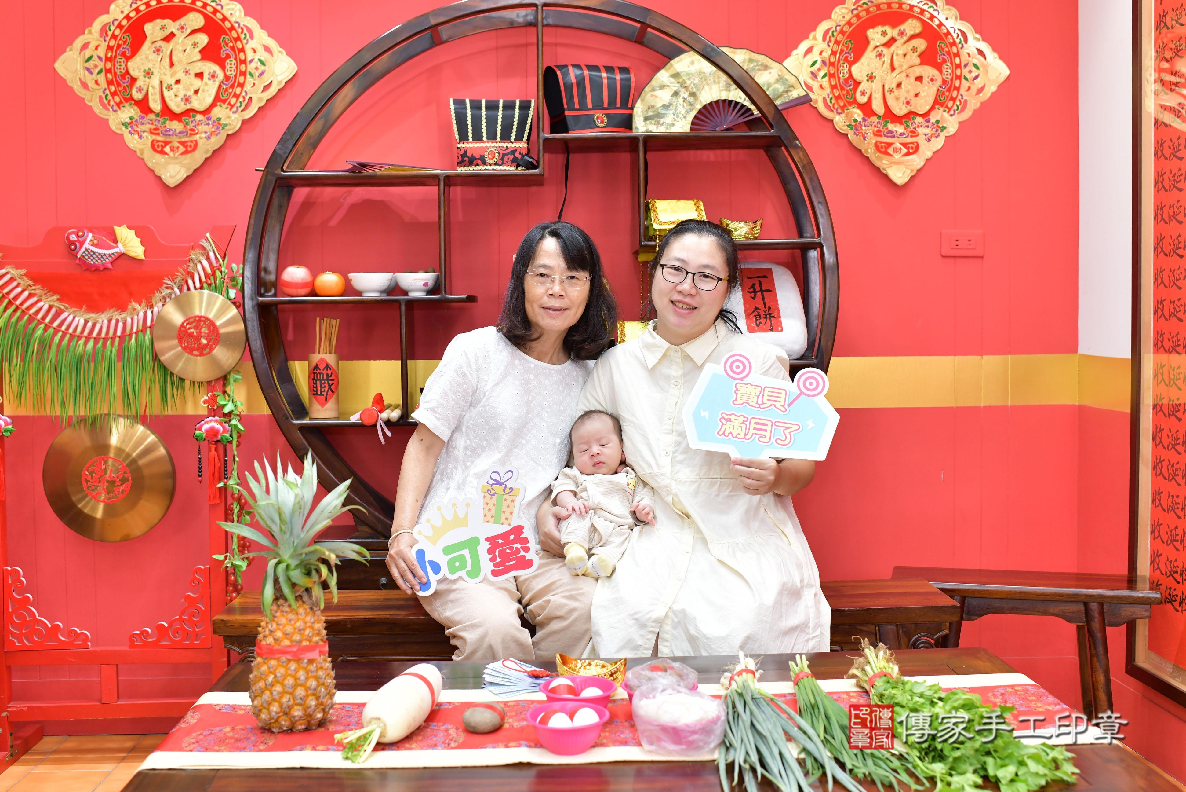 傳家手工印章桃園店、抓周、度脺、美式風會場、傳家嬰兒古禮、吉祥話、抓周道具物品24種、拍照。抓周證書。寶寶抓周、滿周歲、生日快樂、祝福