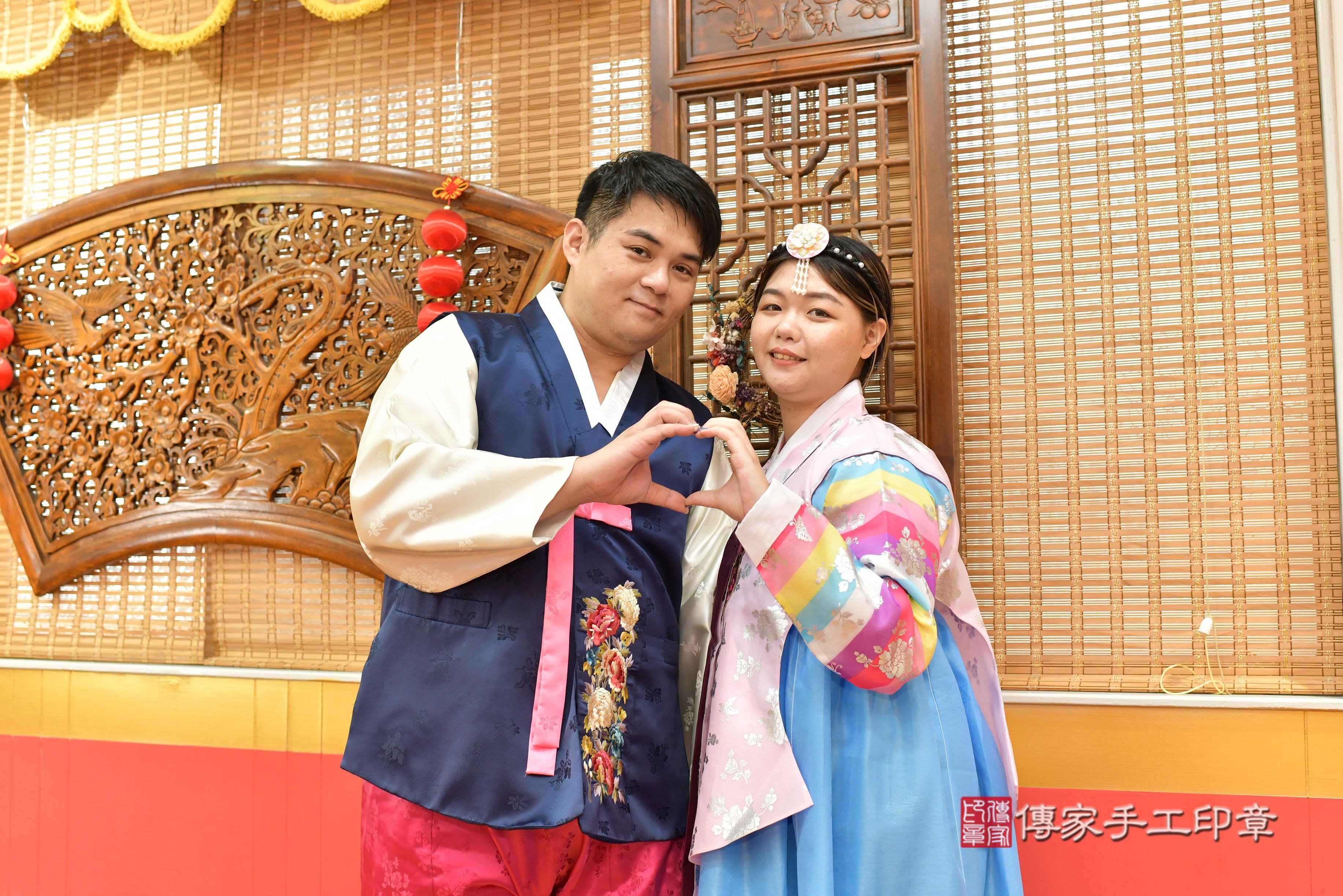 傳家手工印章桃園店、抓周、度脺、美式風會場、傳家嬰兒古禮、吉祥話、抓周道具物品24種、拍照。抓周證書。寶寶抓周、滿周歲、生日快樂、祝福