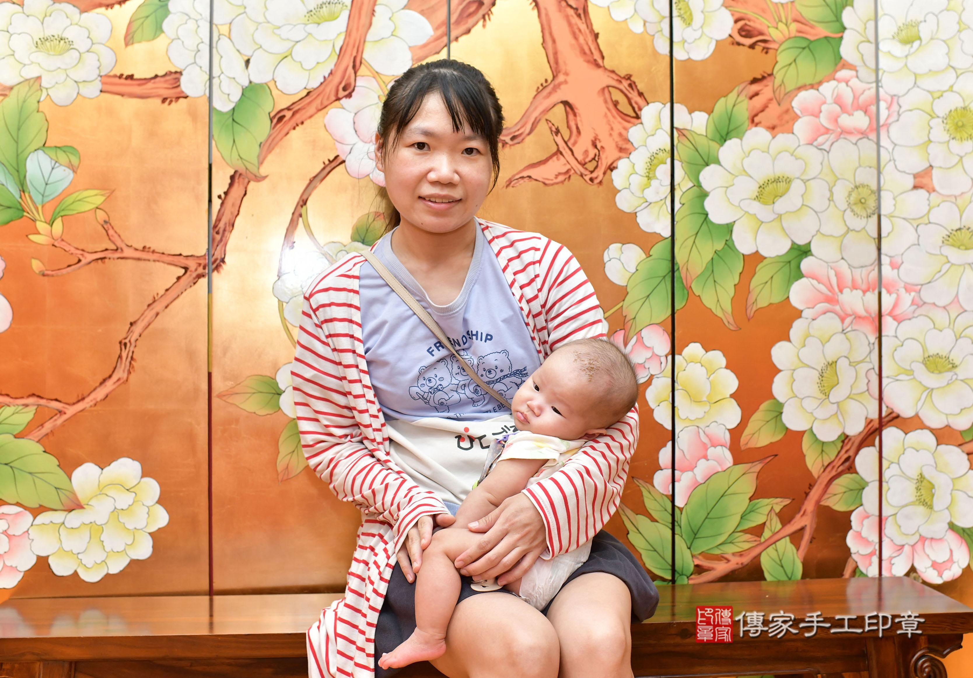 傳家手工印章桃園店、抓周、度脺、美式風會場、傳家嬰兒古禮、吉祥話、抓周道具物品24種、拍照。抓周證書。寶寶抓周、滿周歲、生日快樂、祝福