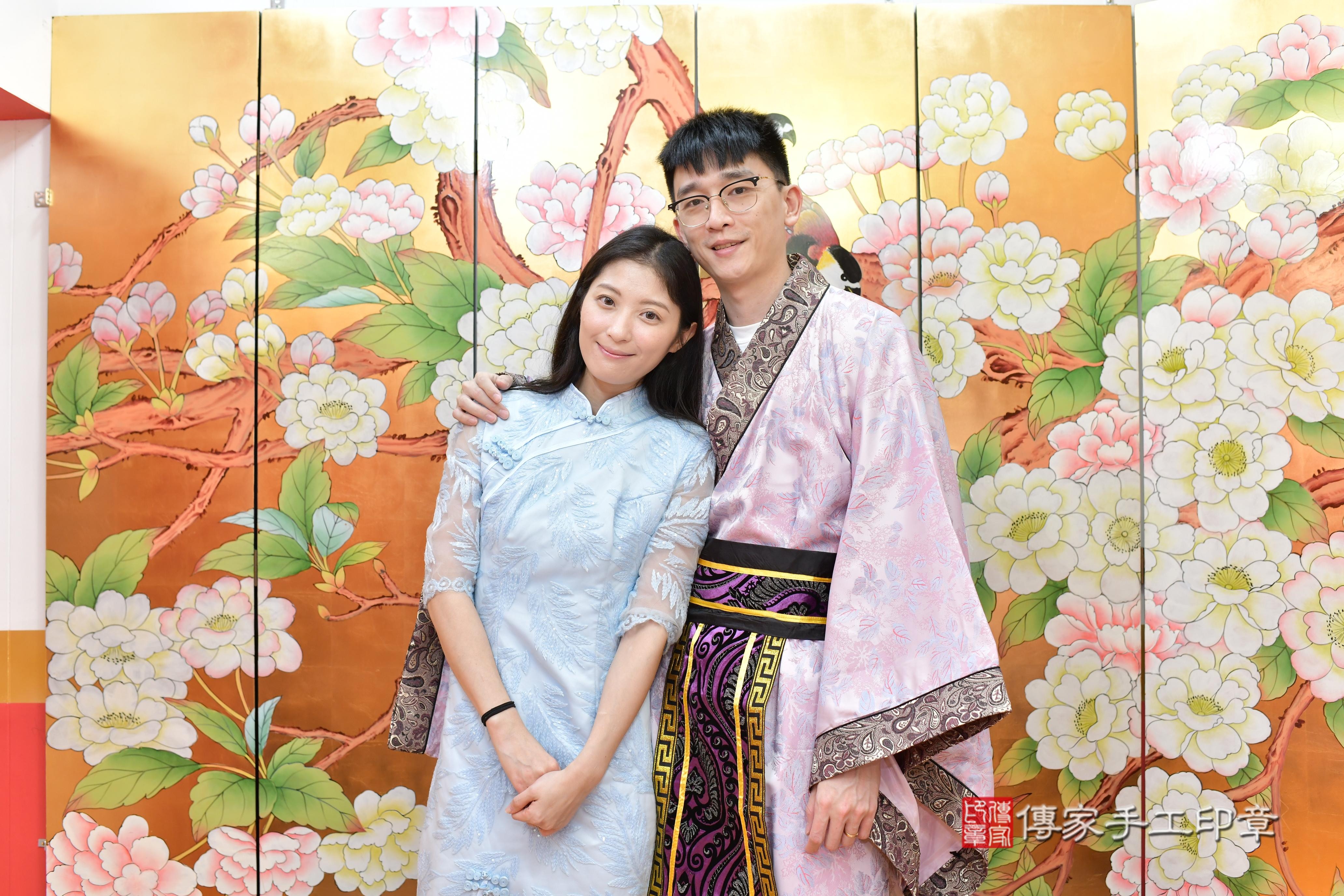 傳家手工印章桃園店、抓周、度脺、美式風會場、傳家嬰兒古禮、吉祥話、抓周道具物品24種、拍照。抓周證書。寶寶抓周、滿周歲、生日快樂、祝福